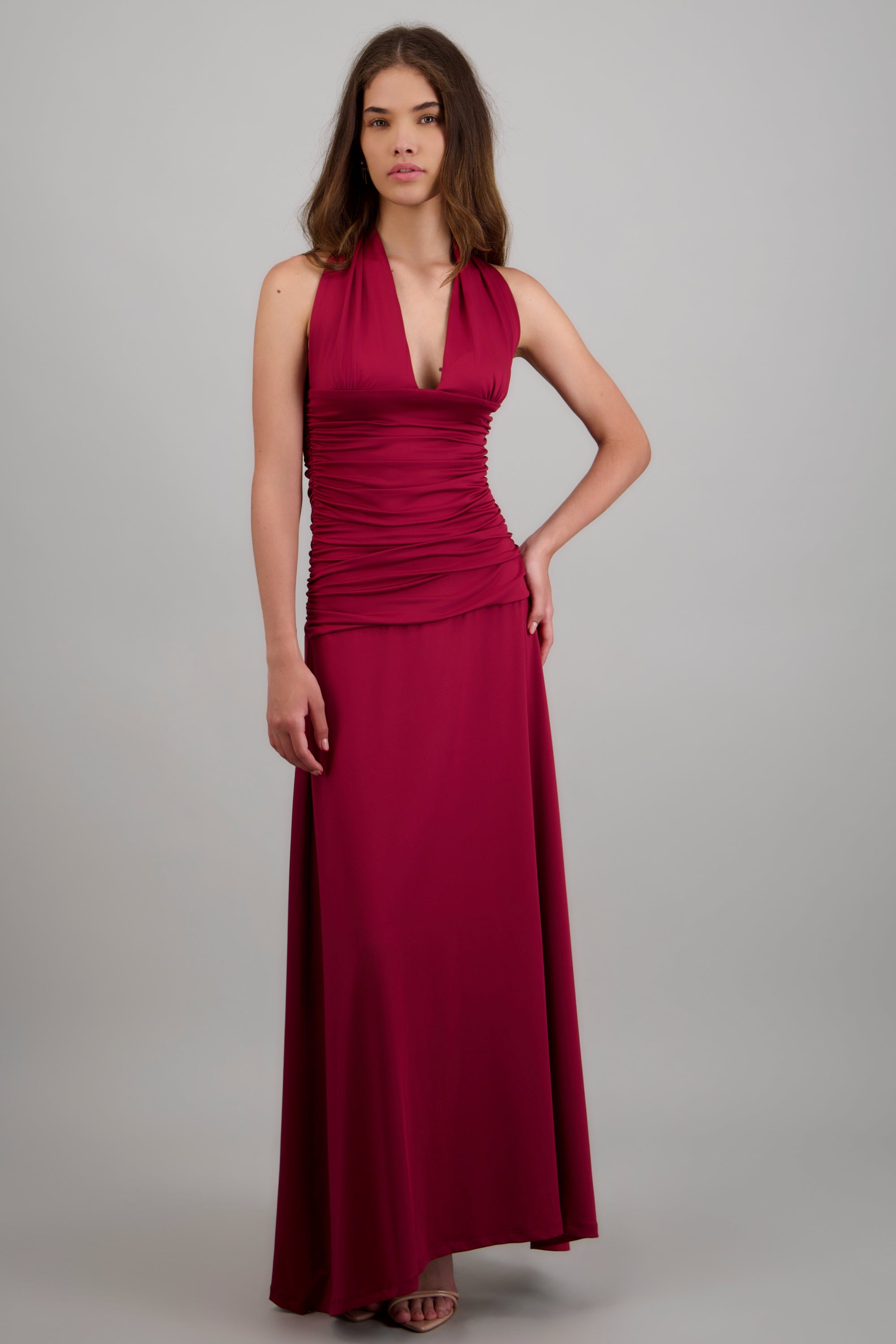 vestido maxi halter detalle drapeado VINO