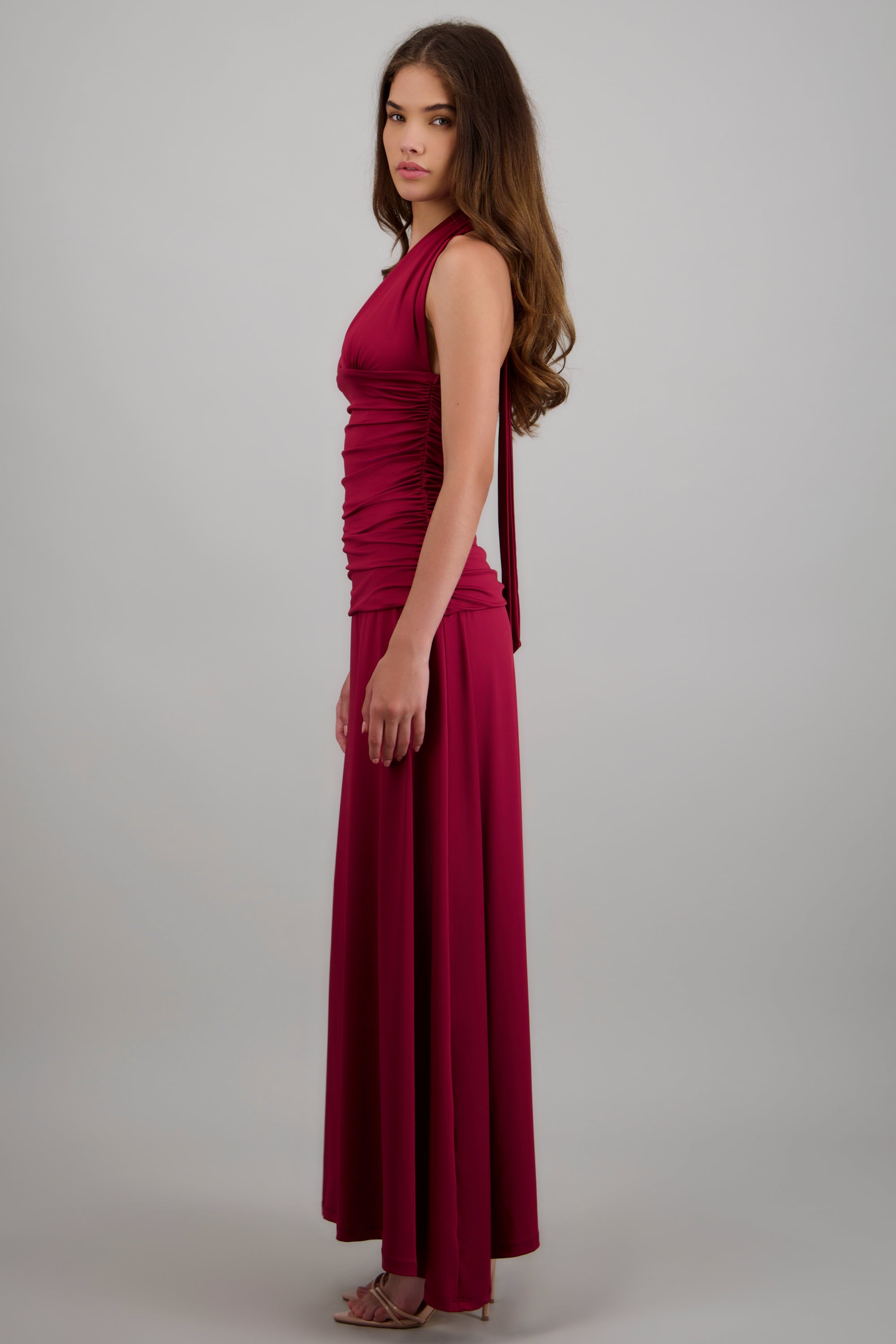 vestido maxi halter detalle drapeado VINO