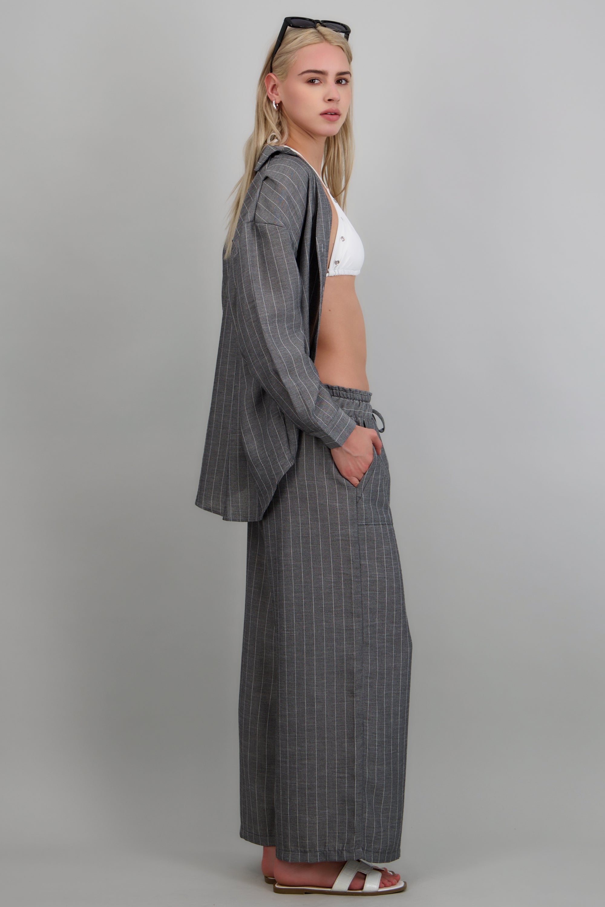 Pantalon lineas con bolsas NEGRO