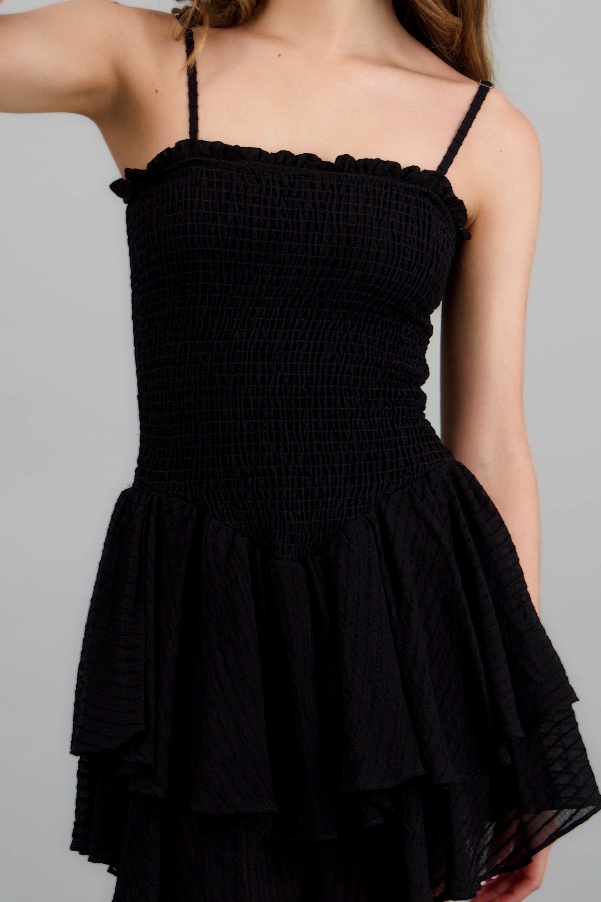 Vestido corto smock falda capas NEGRO