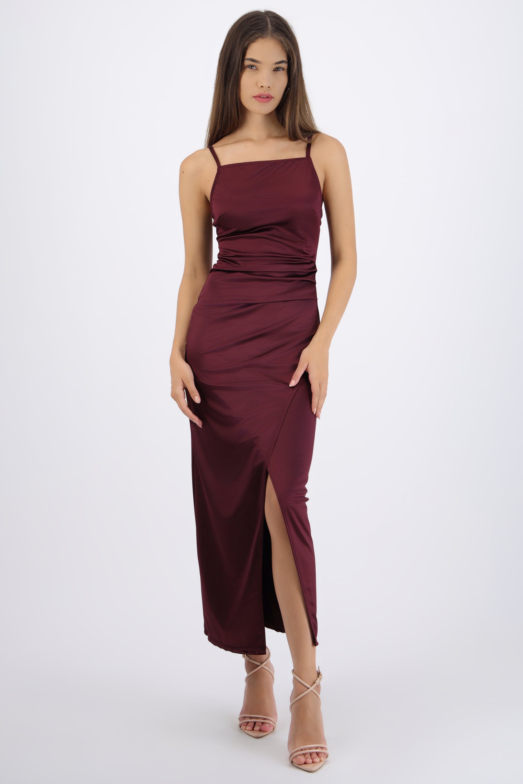 Vestido satinado escote recto