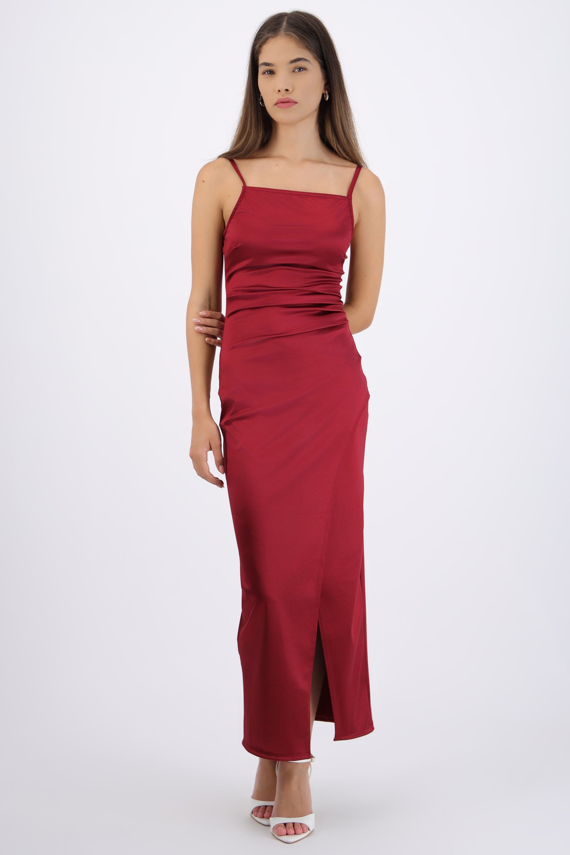 Vestido satinado escote recto VINO