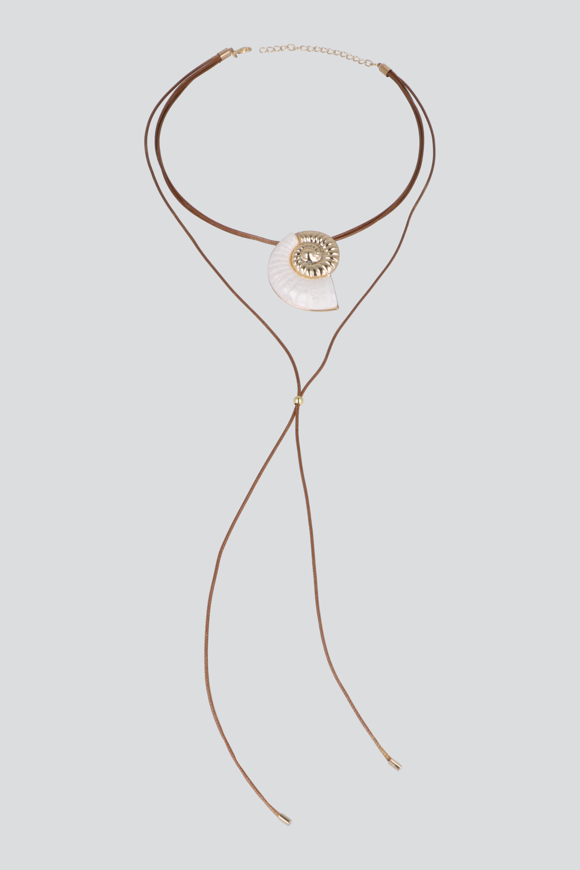 COLLAR CARACOLA CUERDITA BEIGE