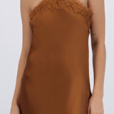 Vestido halter de satin con encaje
