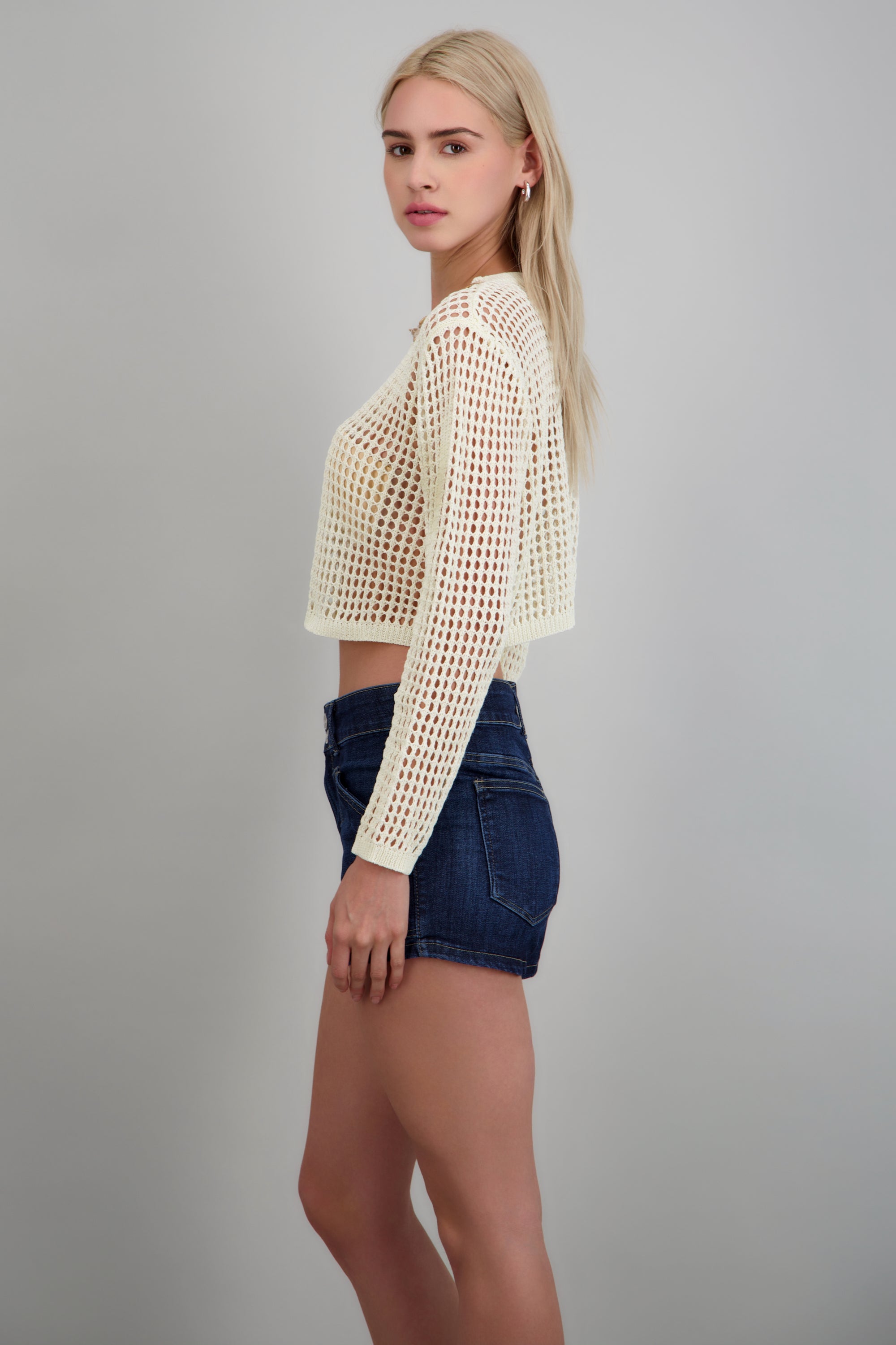 Top red detalle cocnhas CREMA