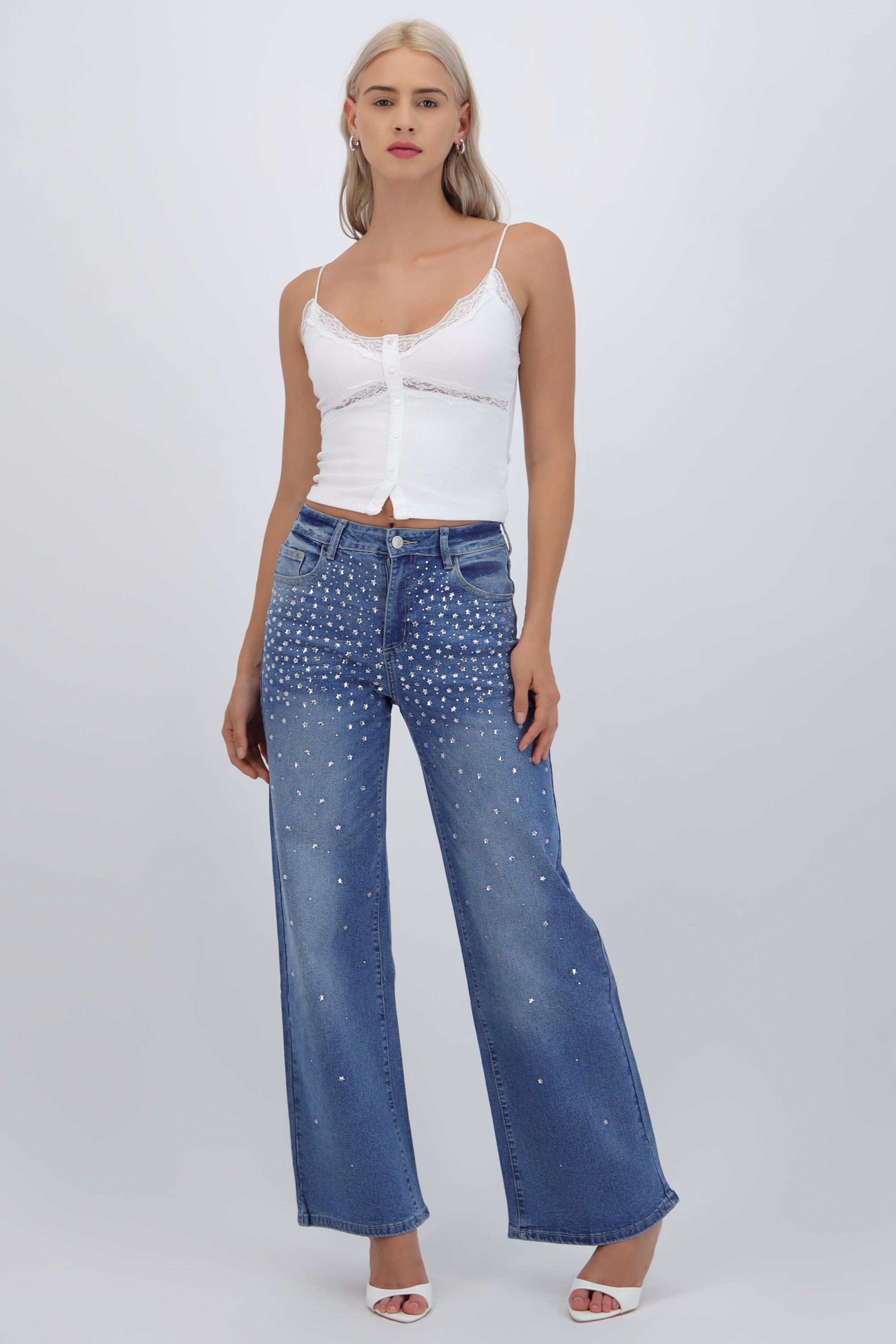 Jeans straight detalle brillo estrella