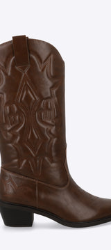 Bota vaquera bordado a tono
