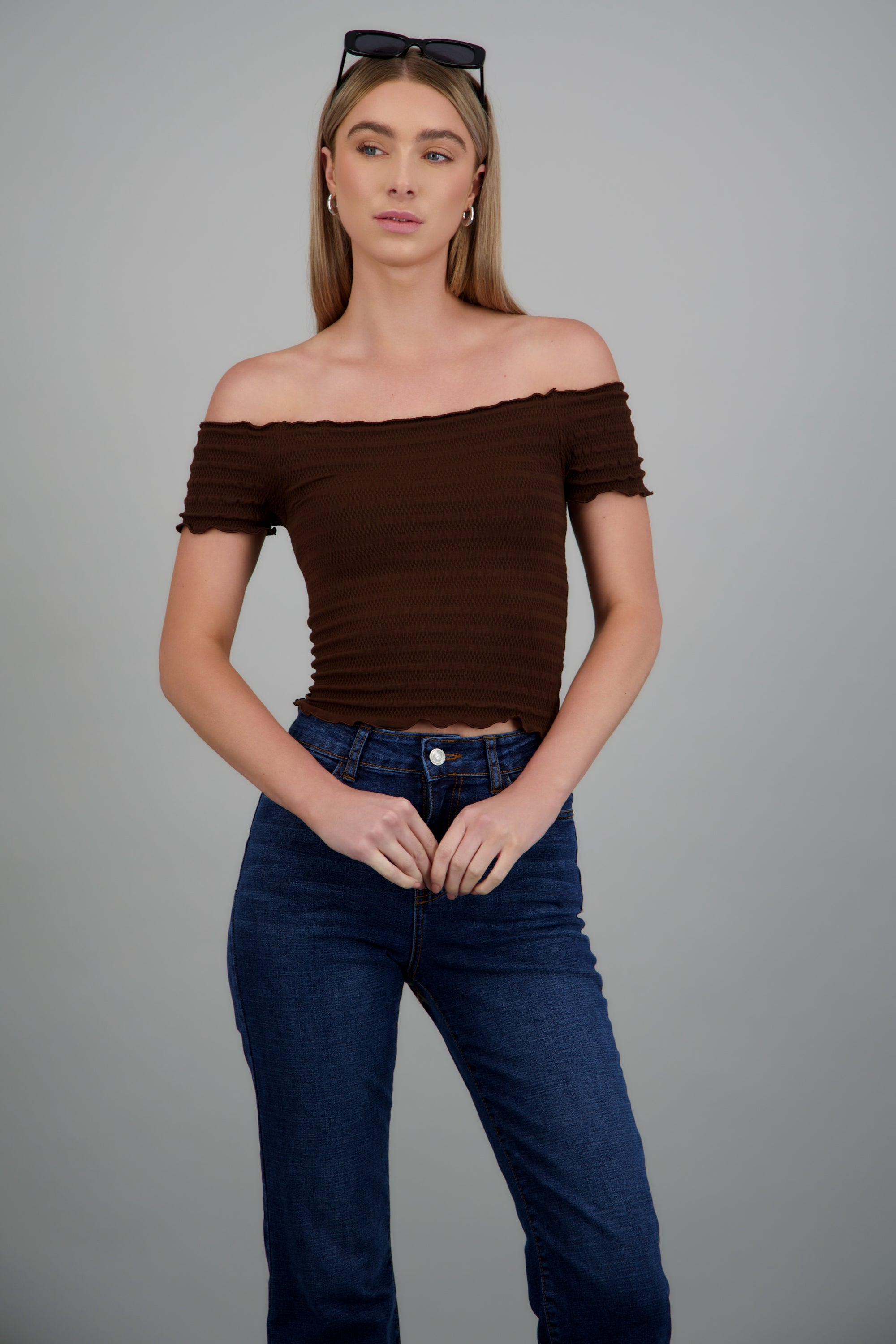 Top off shoulder detalle fruncido CHOCOLATE