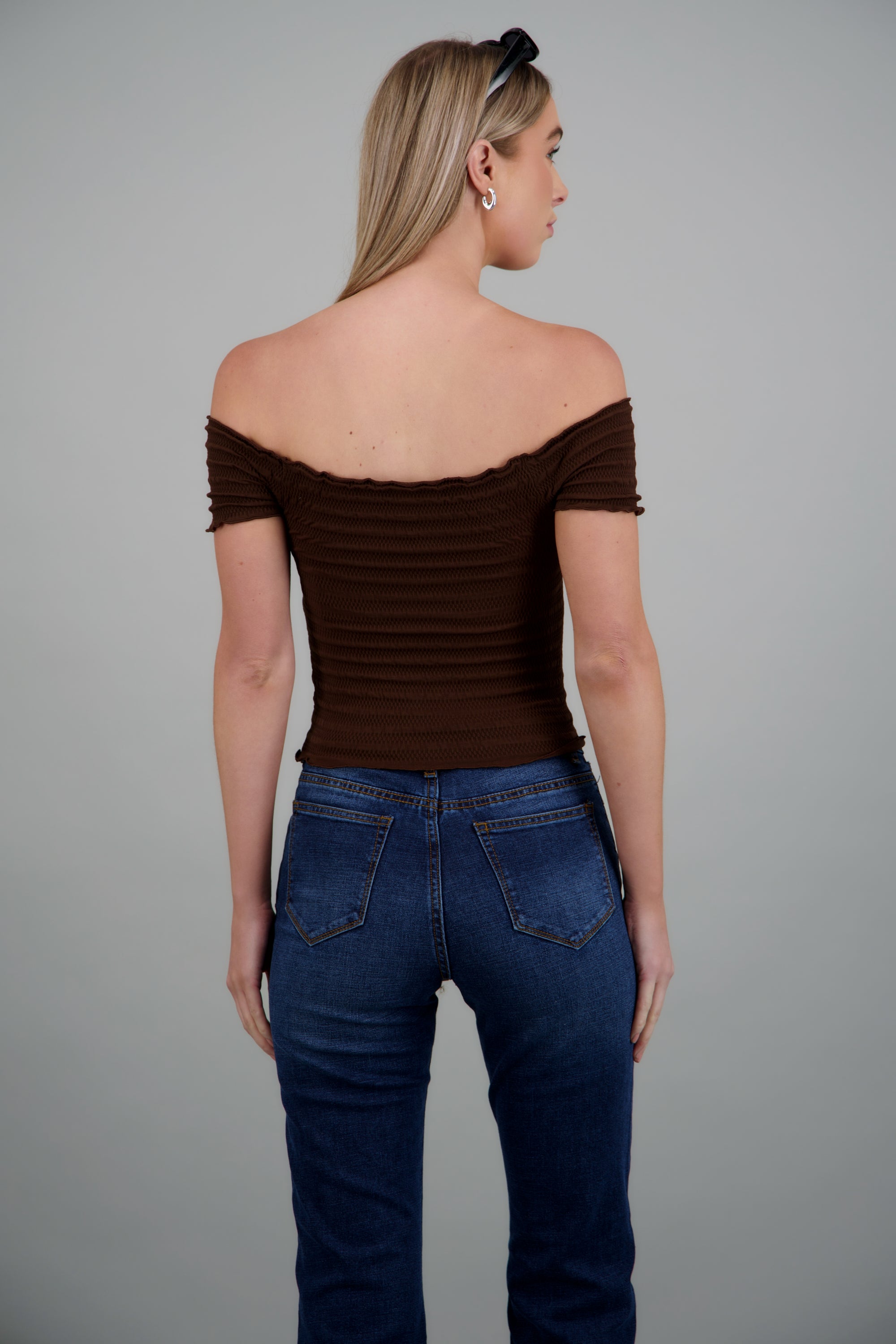Top off shoulder detalle fruncido CHOCOLATE