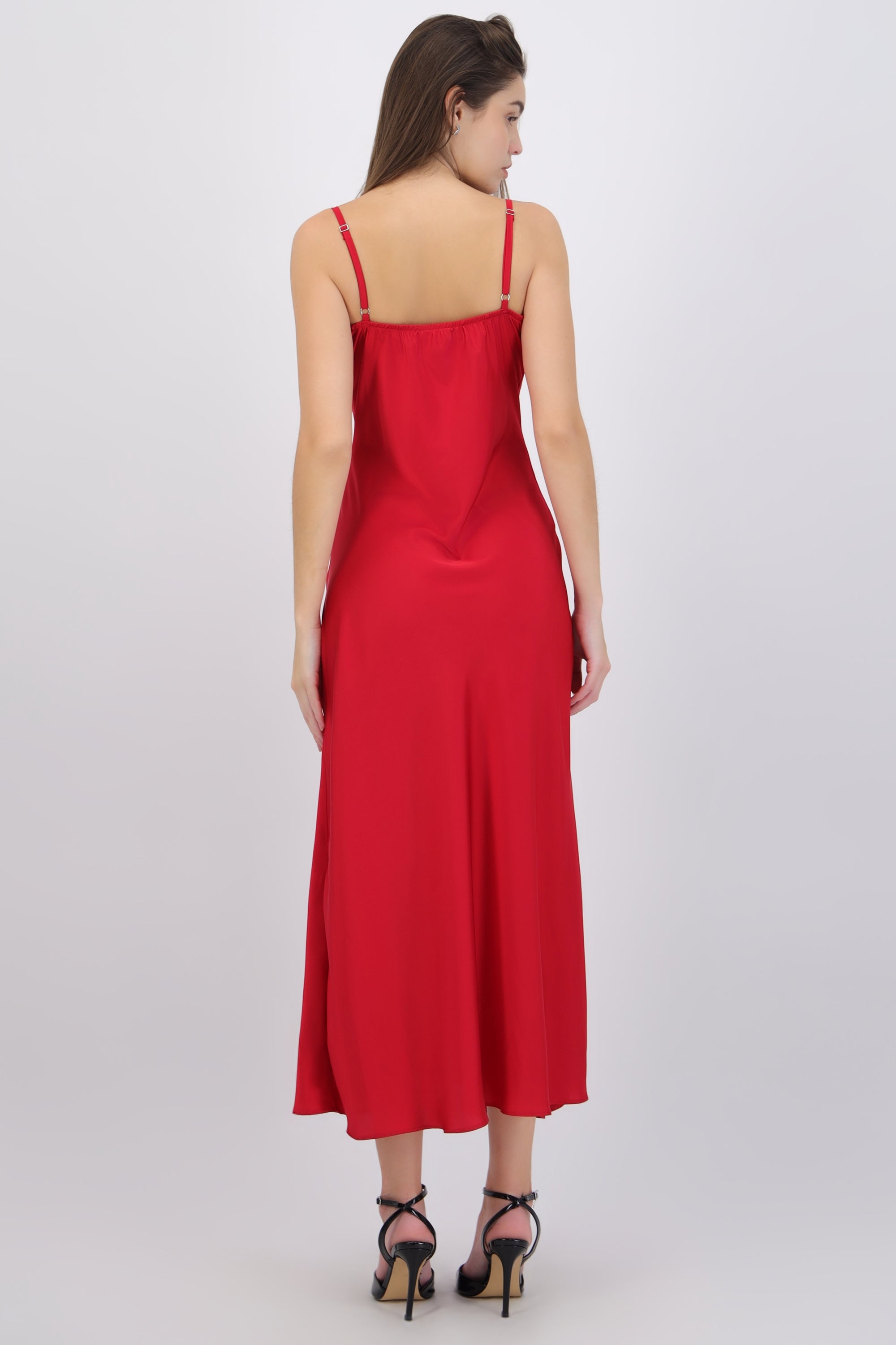 Vestido satin maxi sin mangas escote cascada