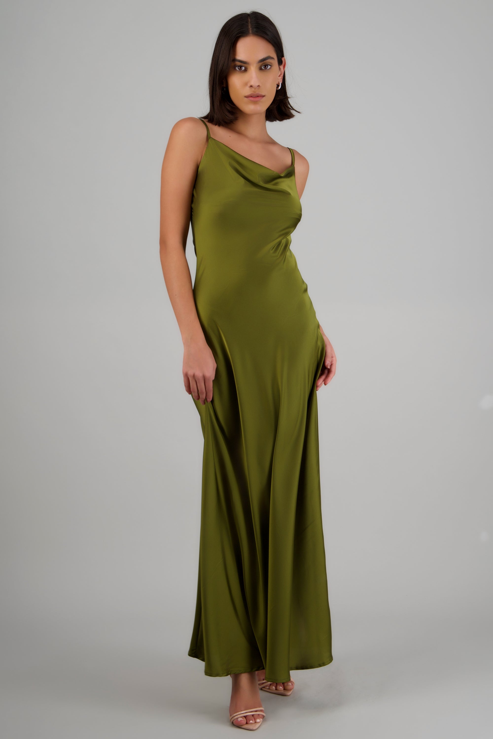 Vestido satin maxi sin mangas escote cascada OLIVO