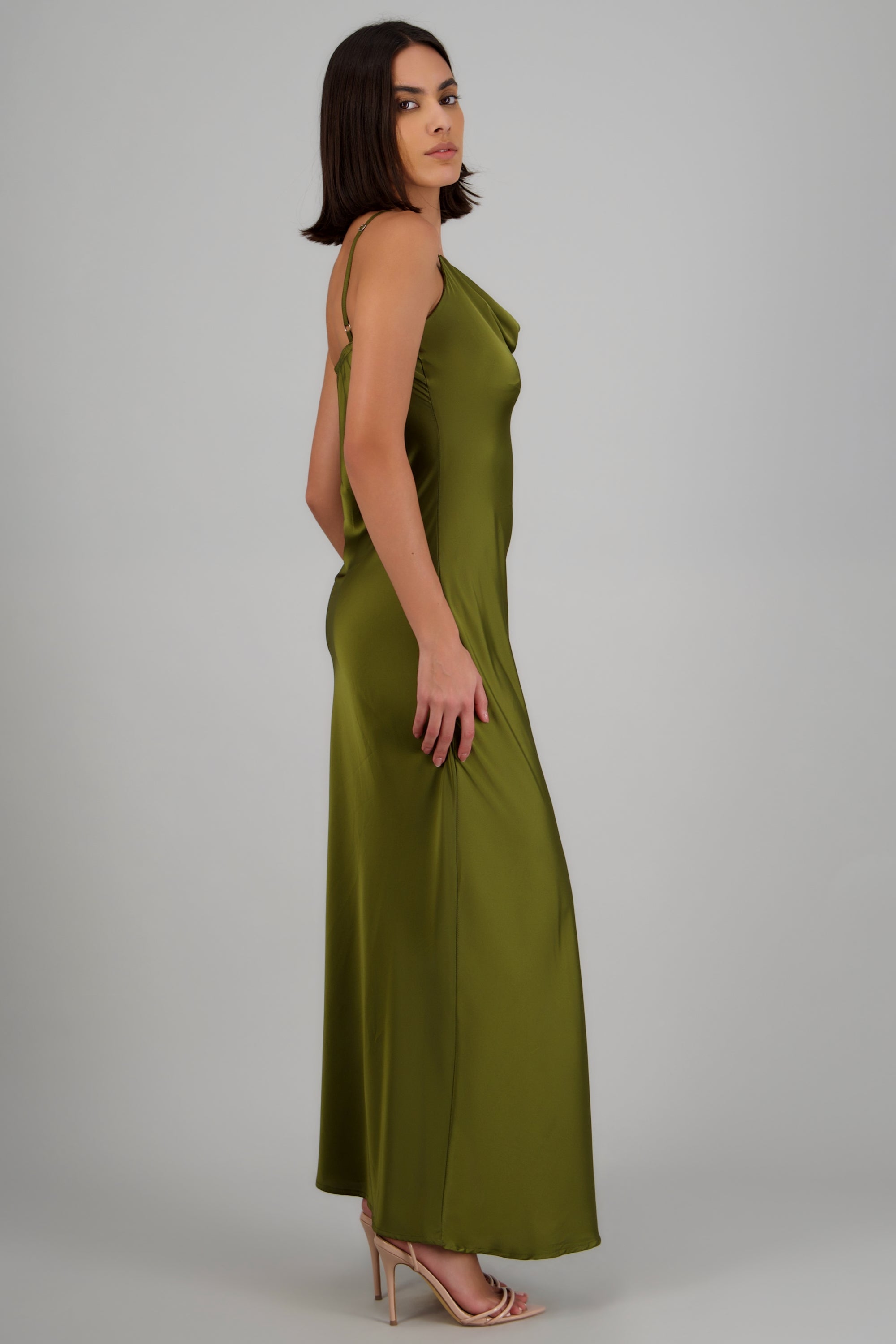 Vestido satin maxi sin mangas escote cascada OLIVO