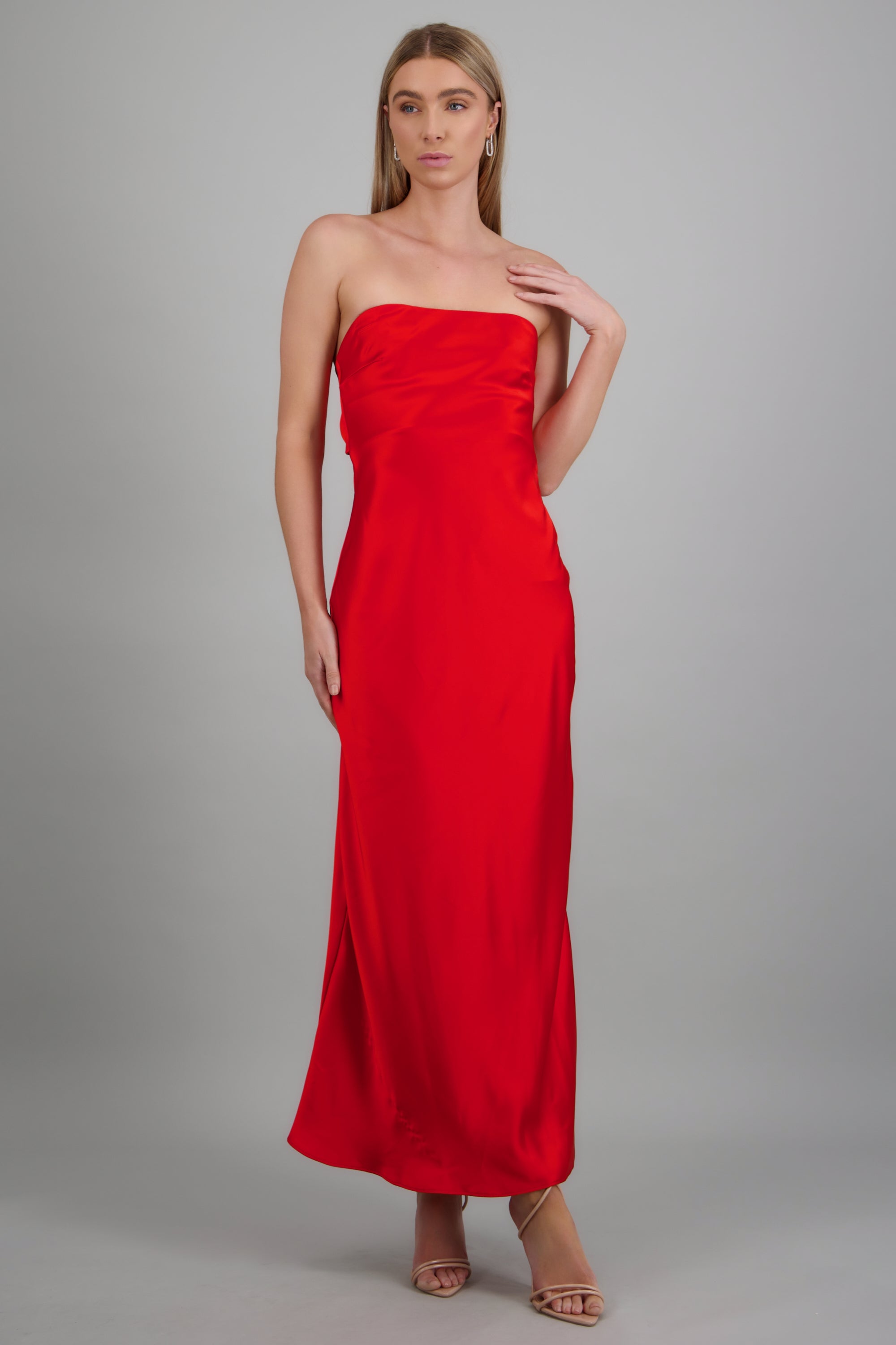 Vestido strapless maxi satin ROJO