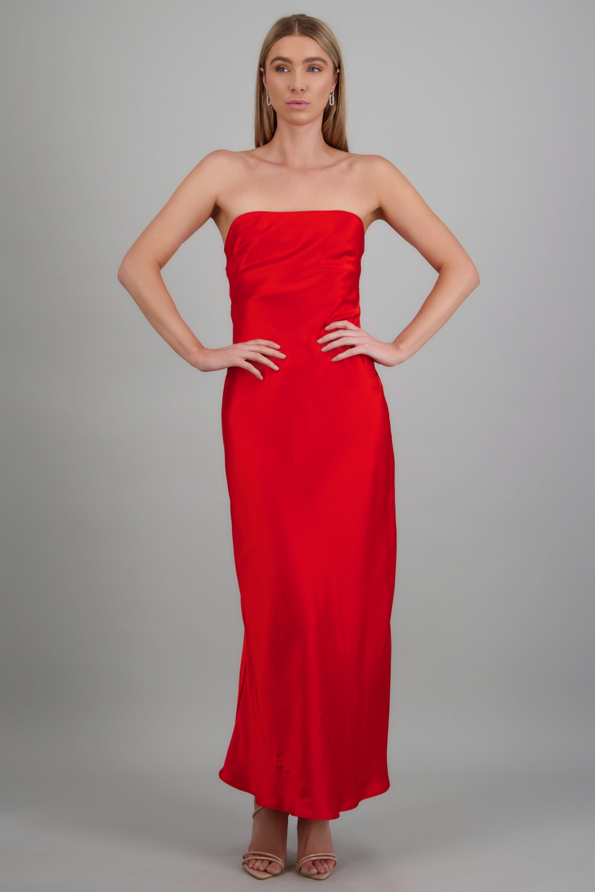 Vestido strapless maxi satin ROJO