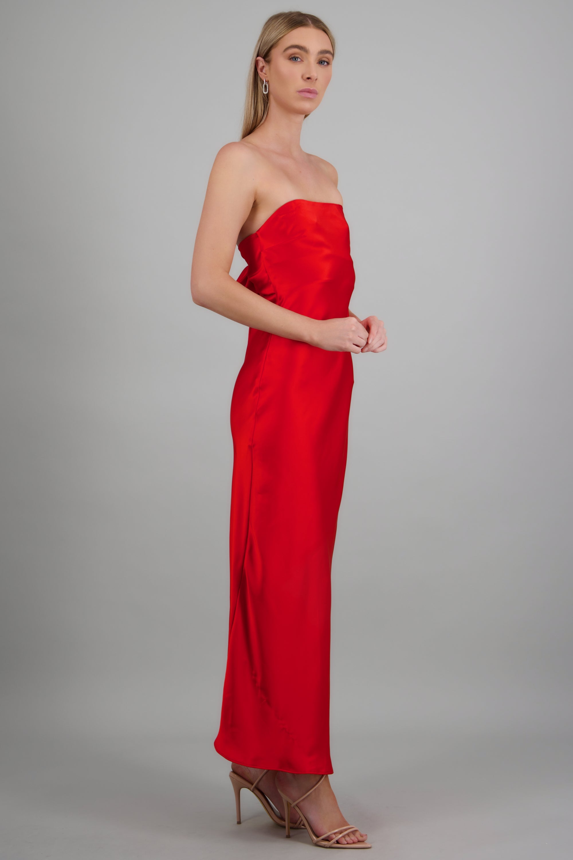 Vestido strapless maxi satin ROJO