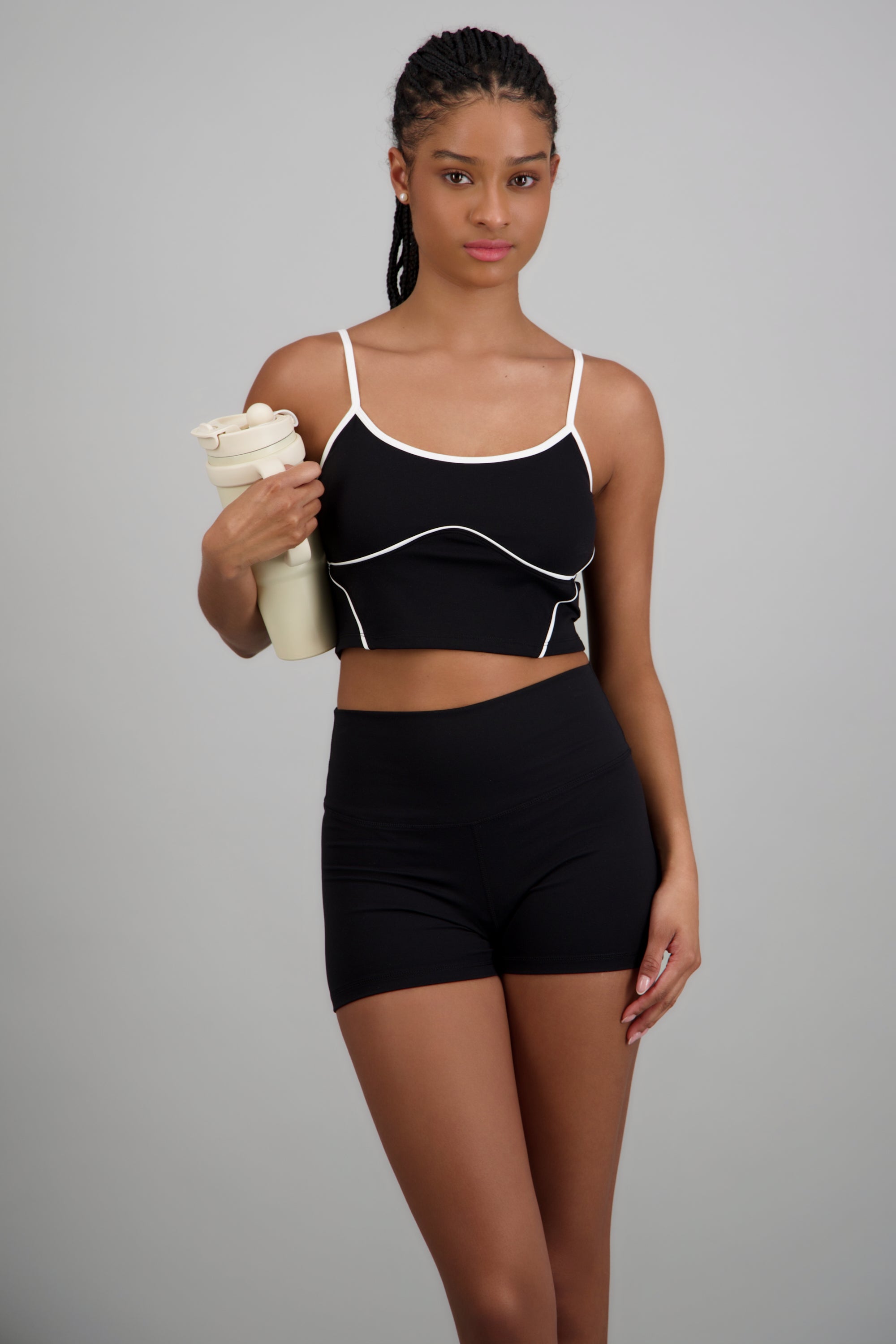 Top deportivo largo con contraste NEGRO COMBO