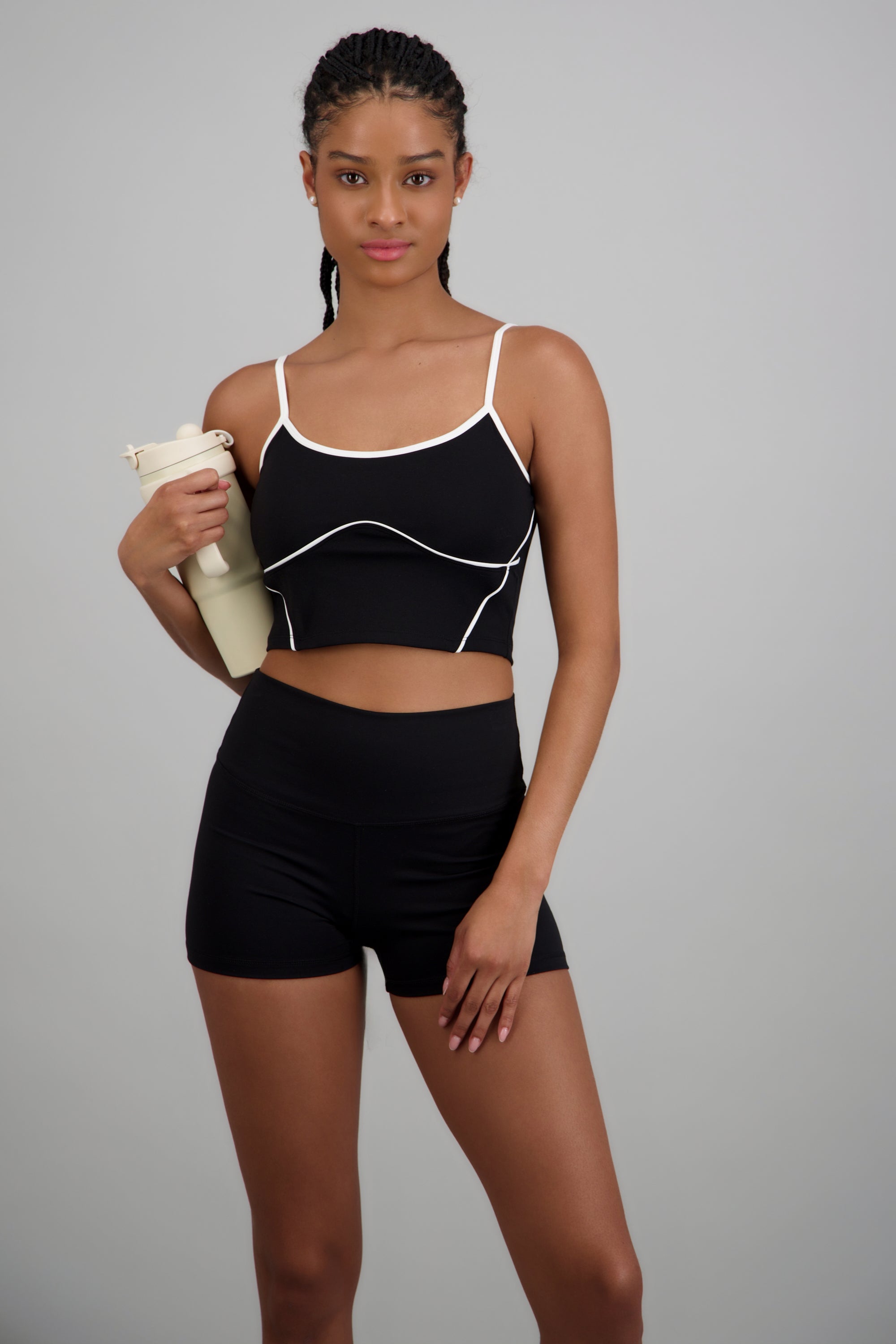 Top deportivo largo con contraste NEGRO COMBO