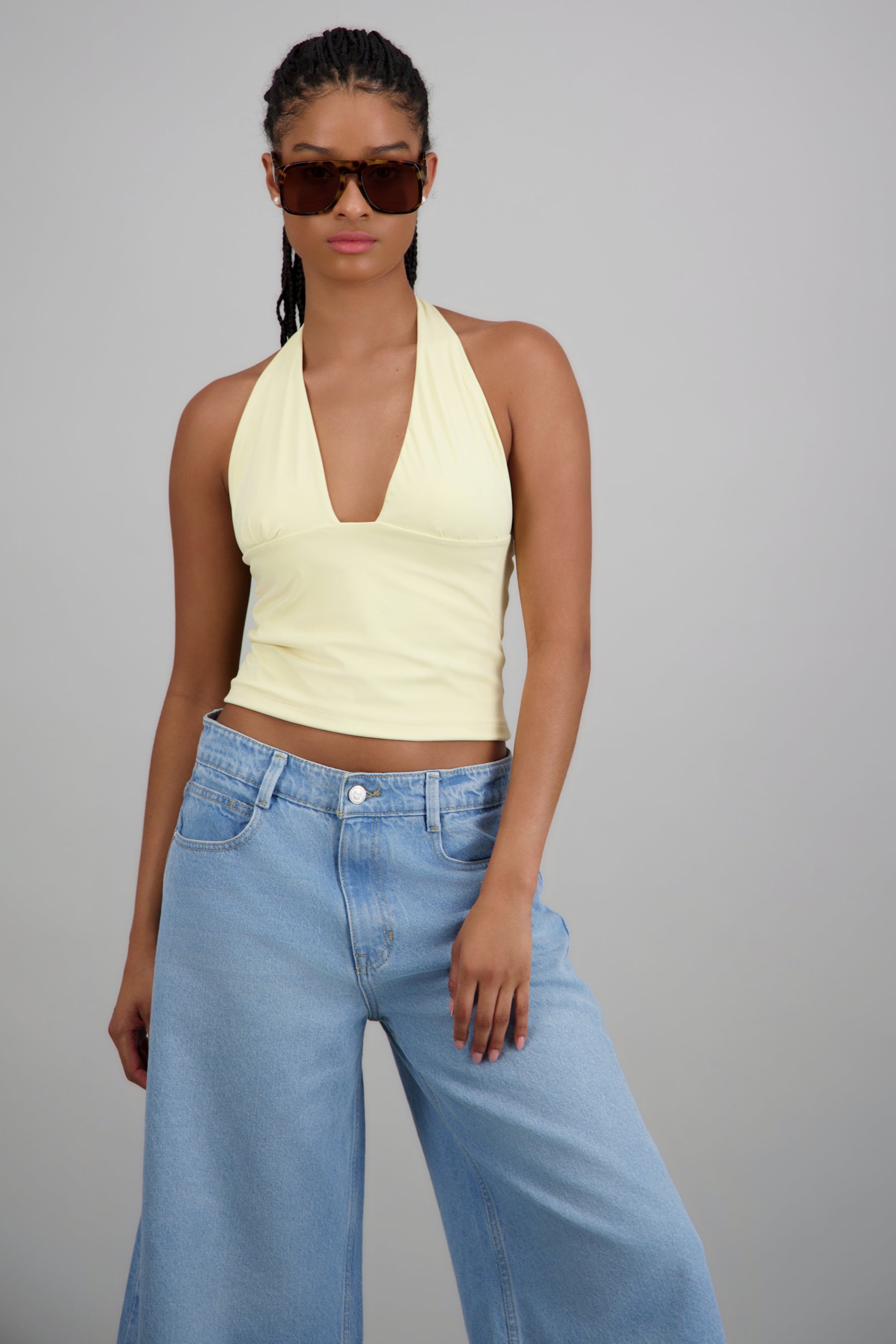 Top halter detalle frunce en copas AMARILLO PASTEL