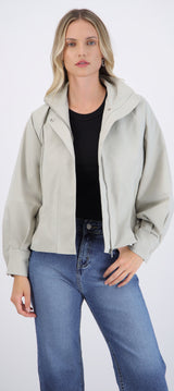 Trench coat corta detalle cintura