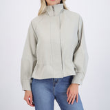 Trench coat corta detalle cintura