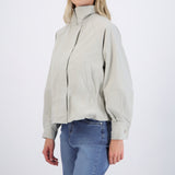 Trench coat corta detalle cintura