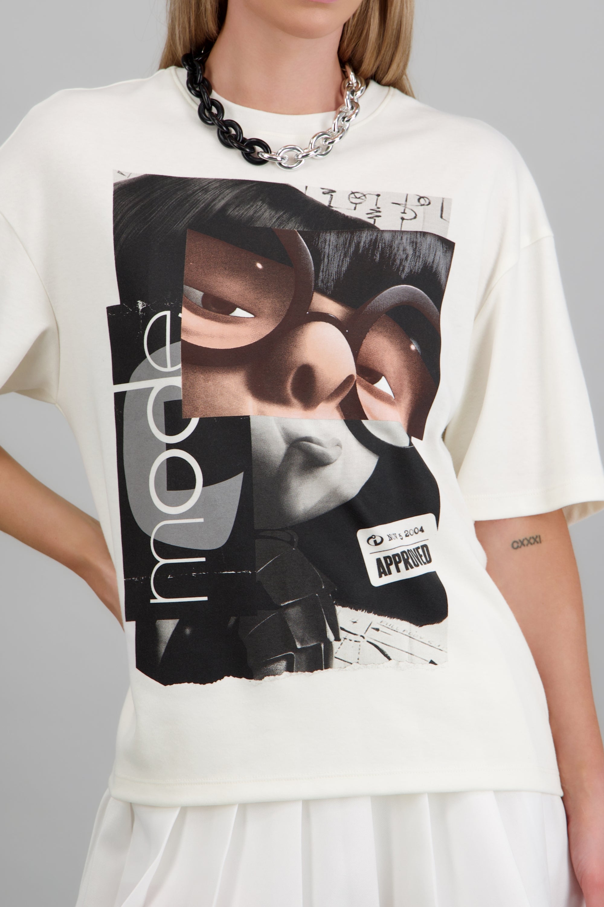 Playera Edna Moda retrato BLANCO