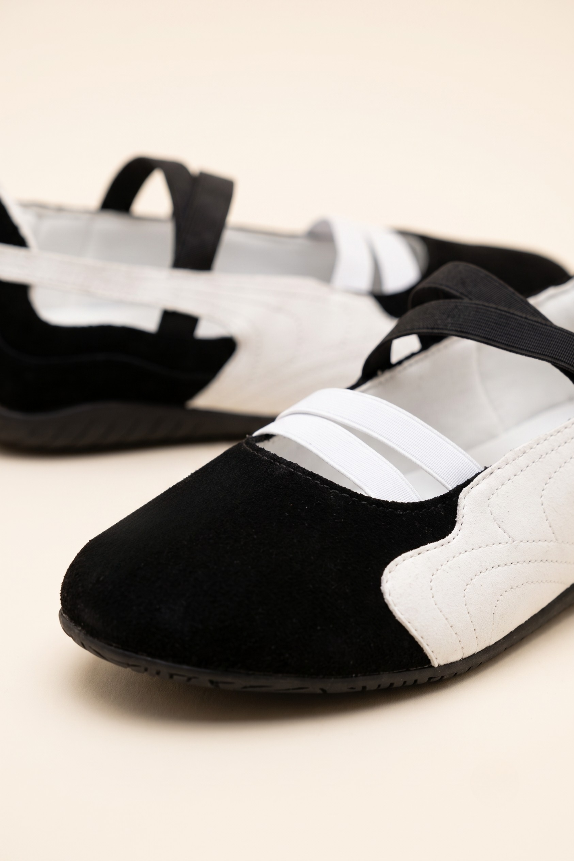 Tenis flat multi tiras NEGRO