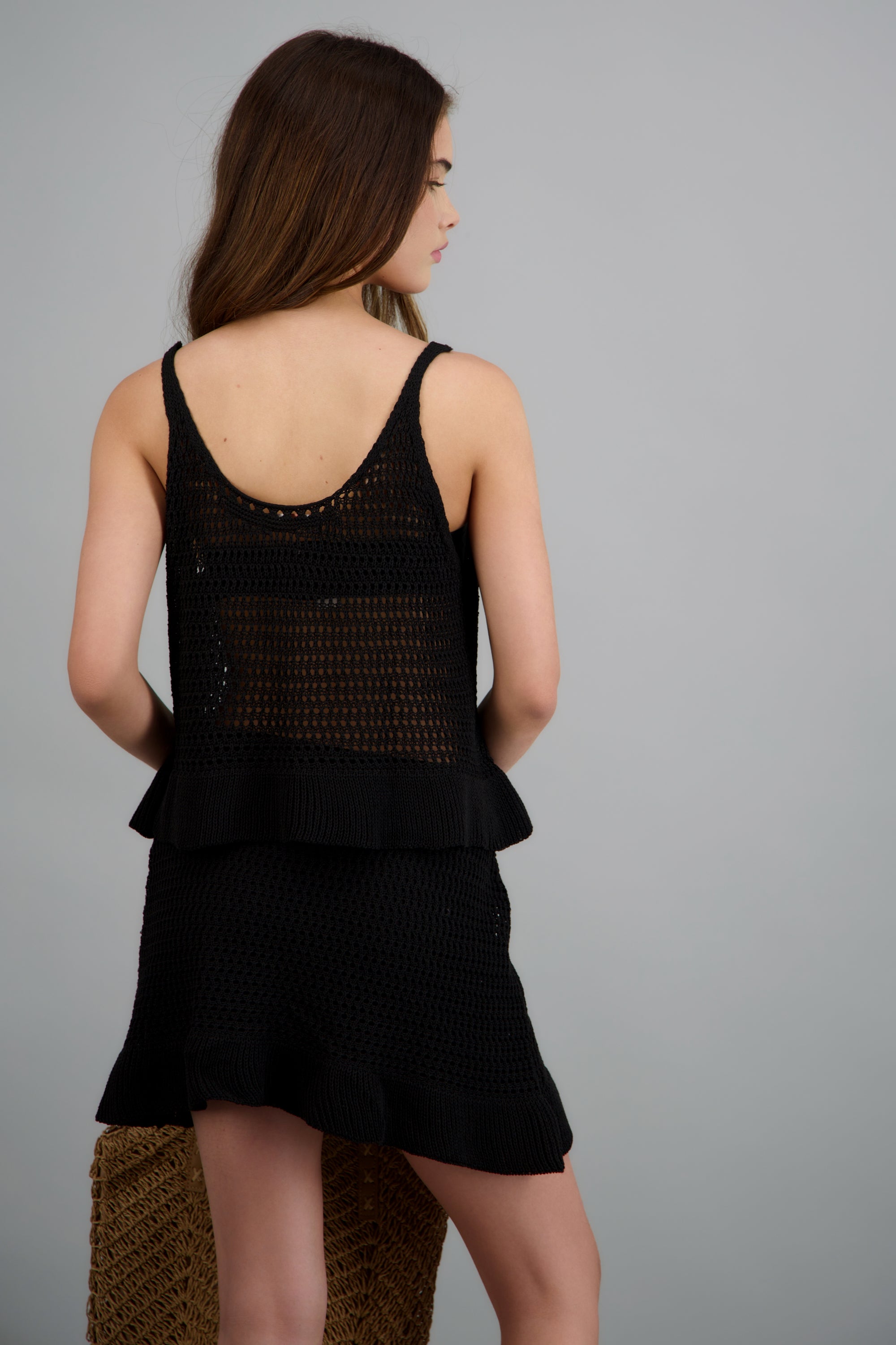 Top calado detalle olán NEGRO