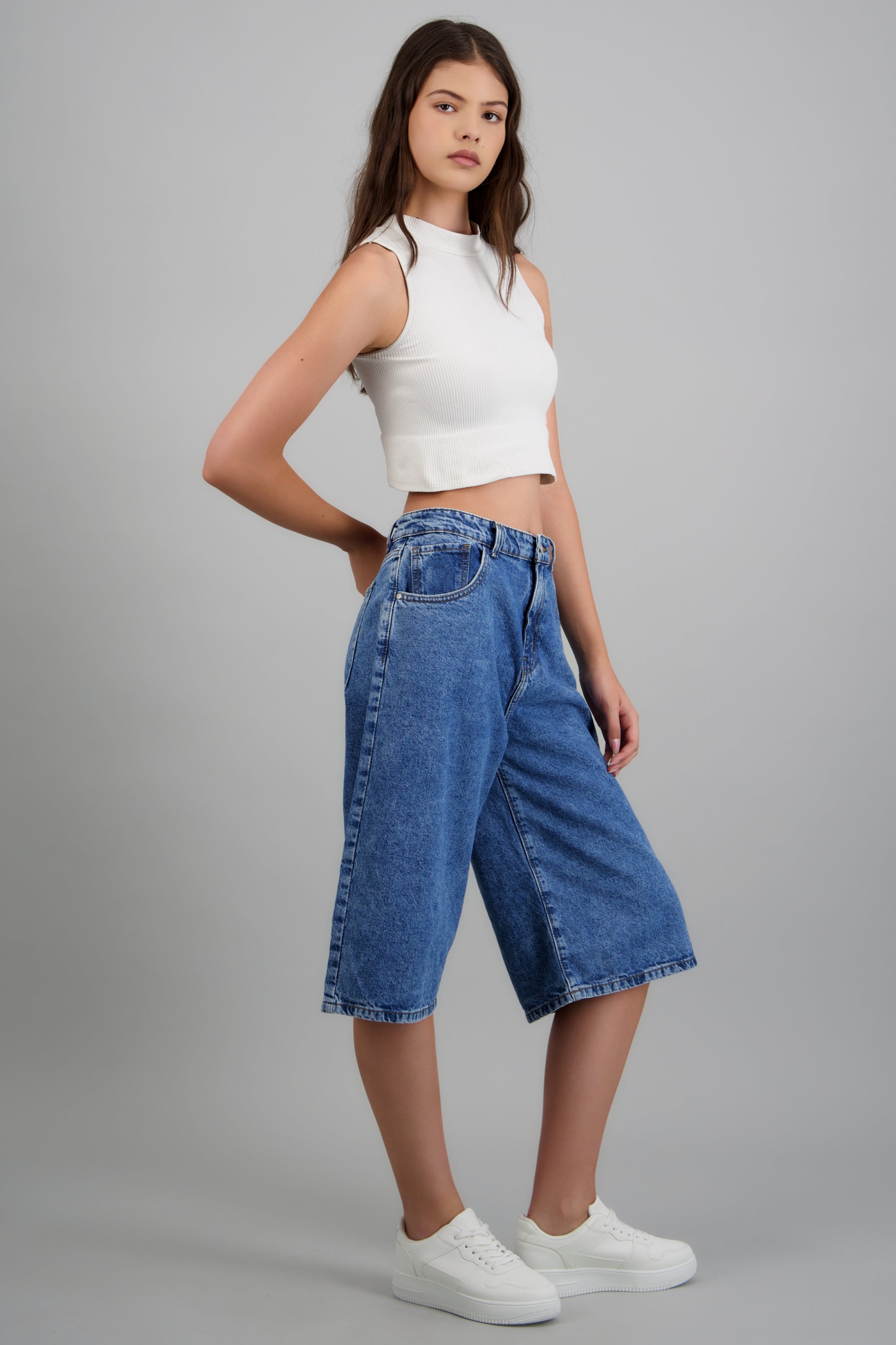 Bermuda denim sencilla MEDIUM WASH