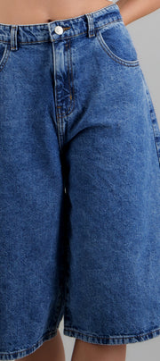 MEDIUM WASH