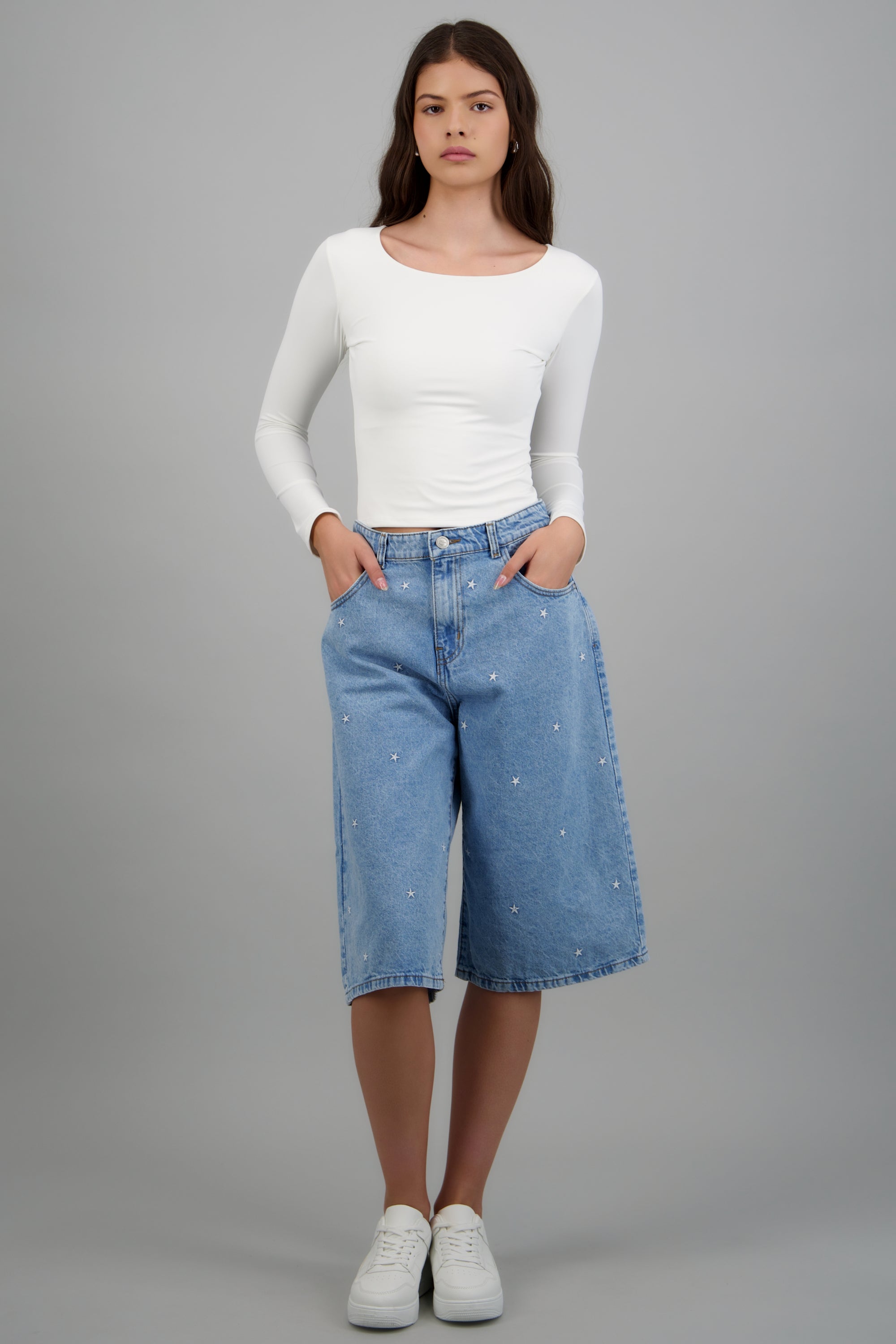 Bermuda denim estrellas bordadas LIGHT WASH