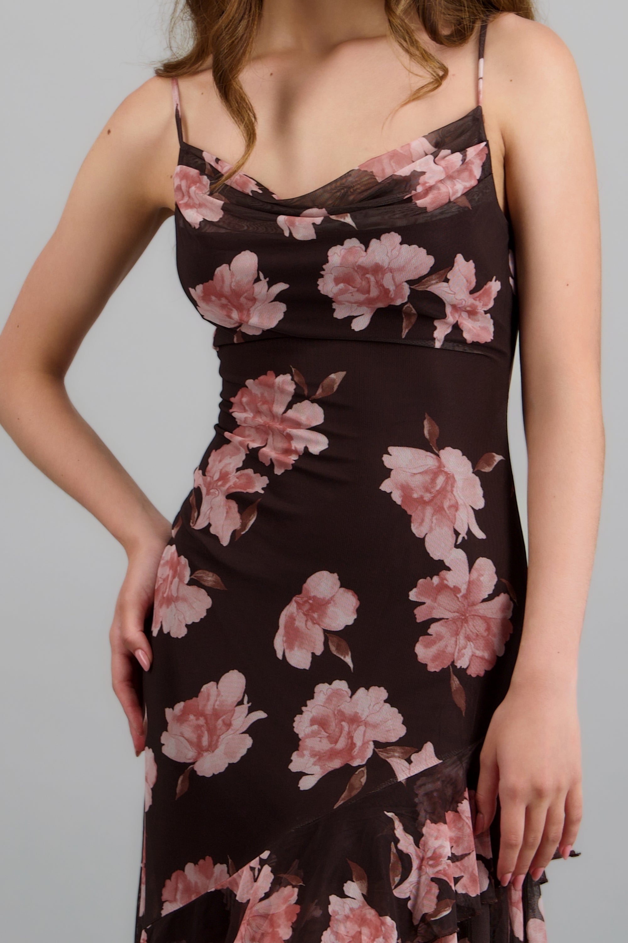 Vestido maxi asimétrico triantes estampado flores CAFE COMBO