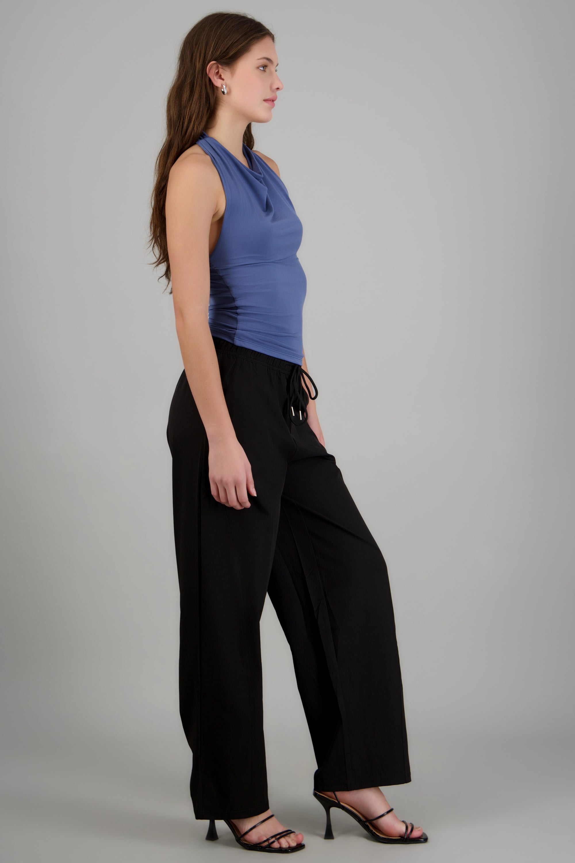 Pantalón con resorte liso NEGRO