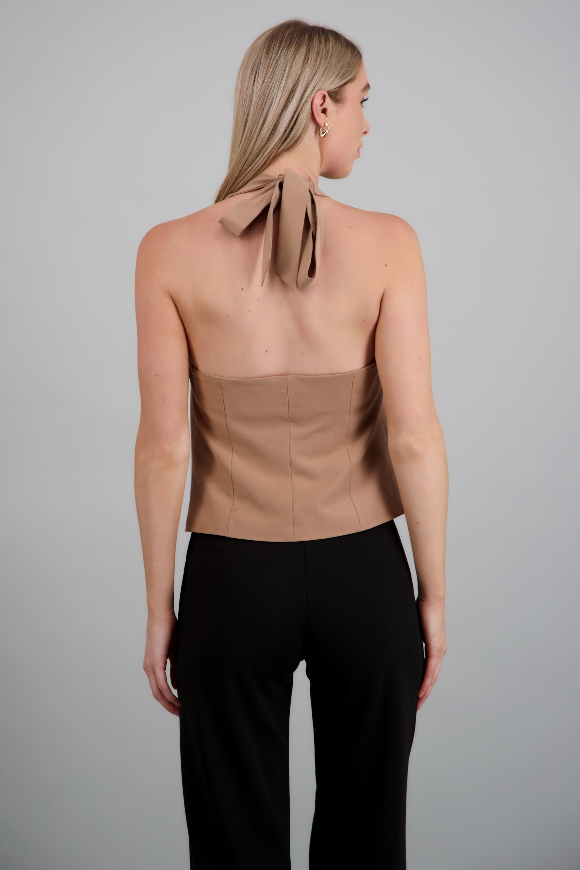 Top halter sin mangas detalle botones ARENA