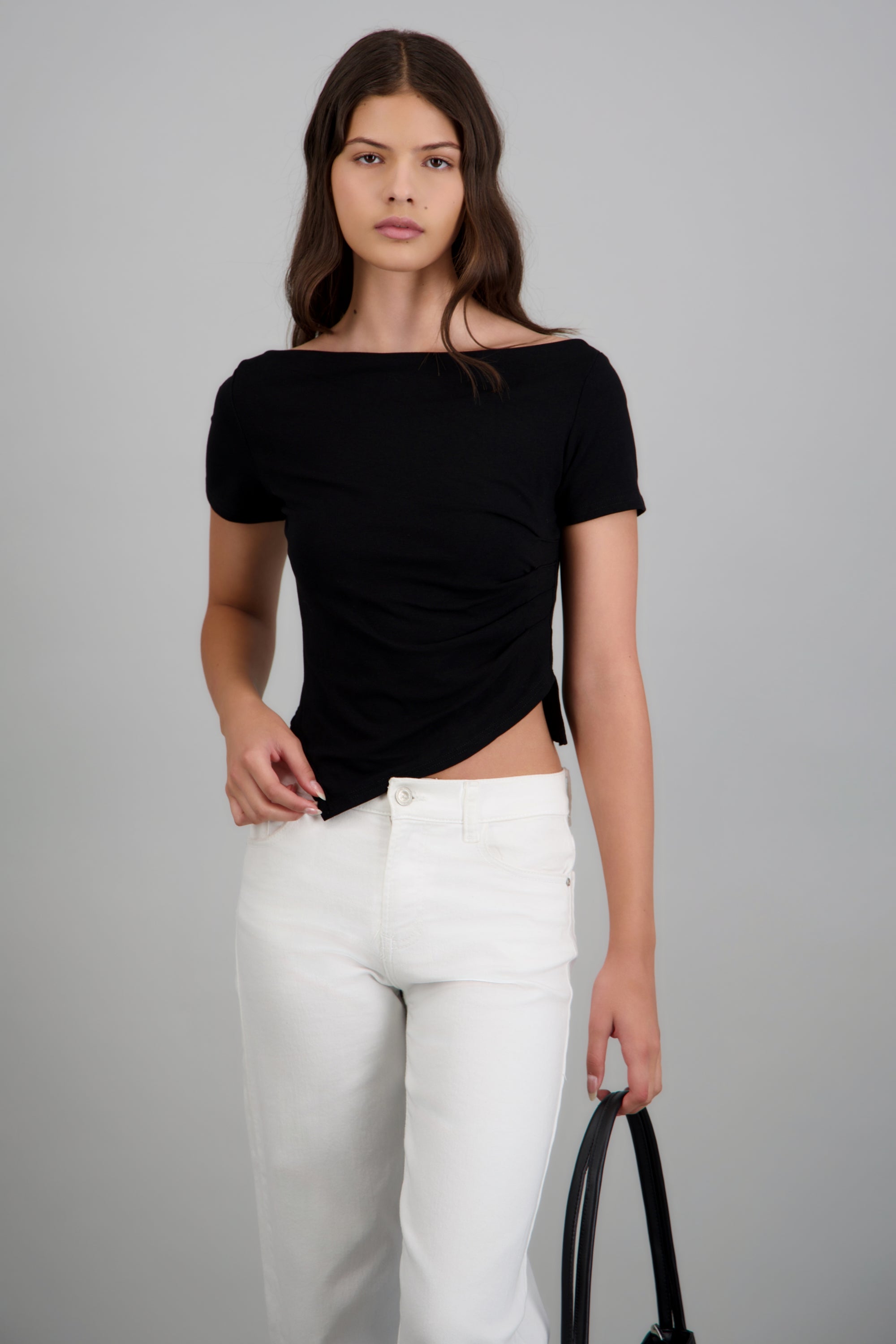 Top asimetrico manga corta NEGRO