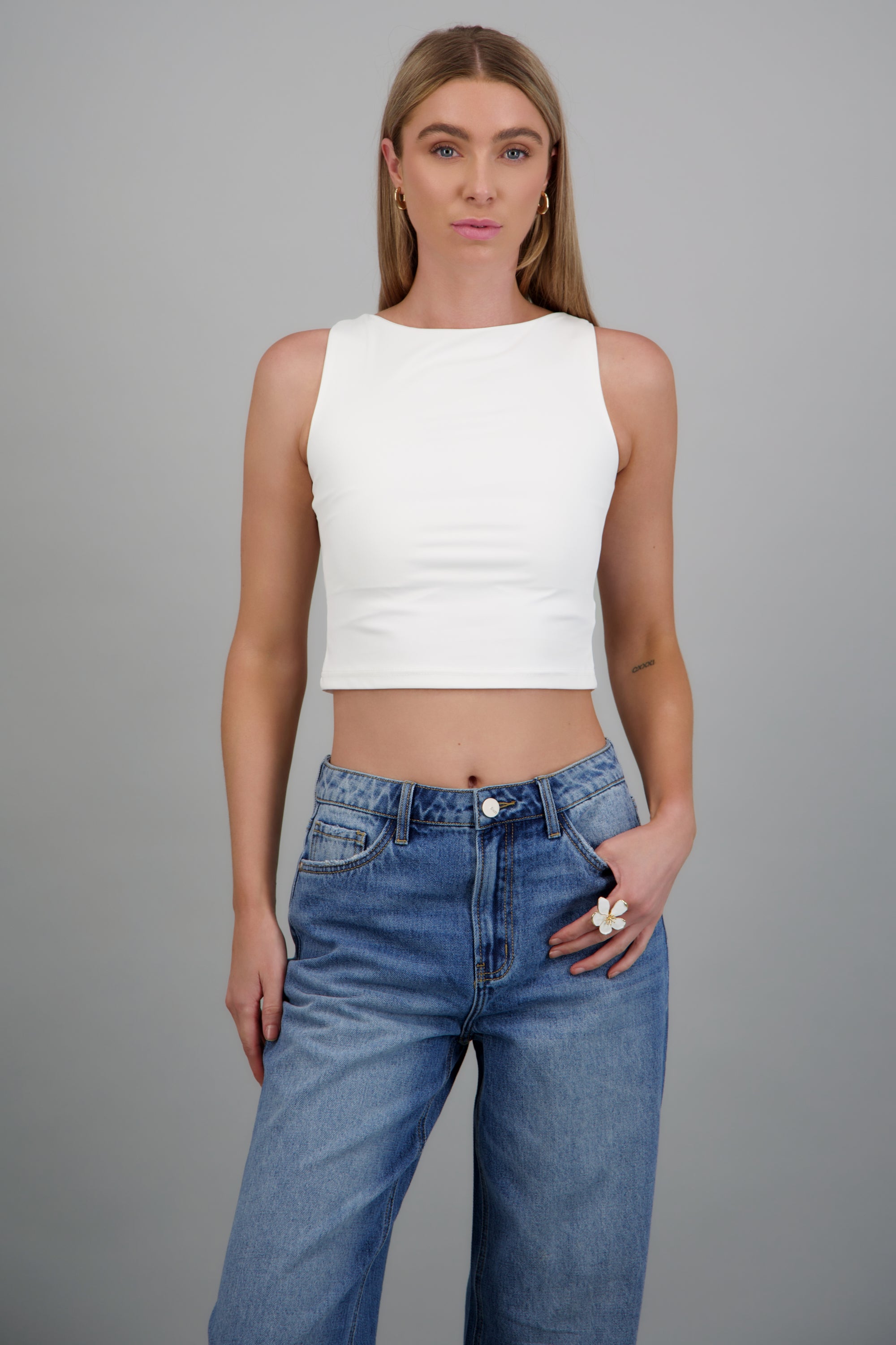 Top sin mangas escote redondo liso BLANCO