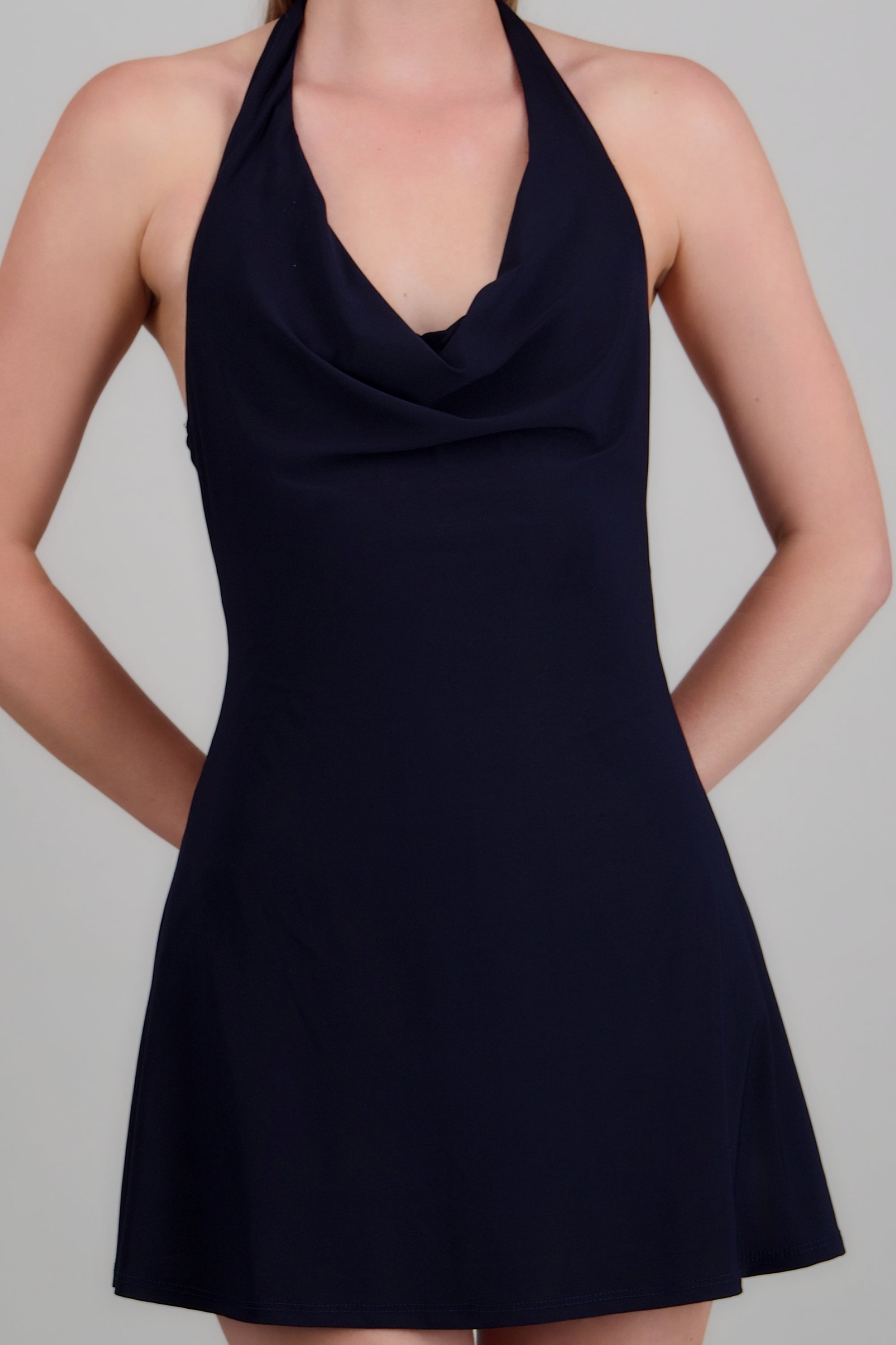 Vestido mini escote halter sin mangas MARINO