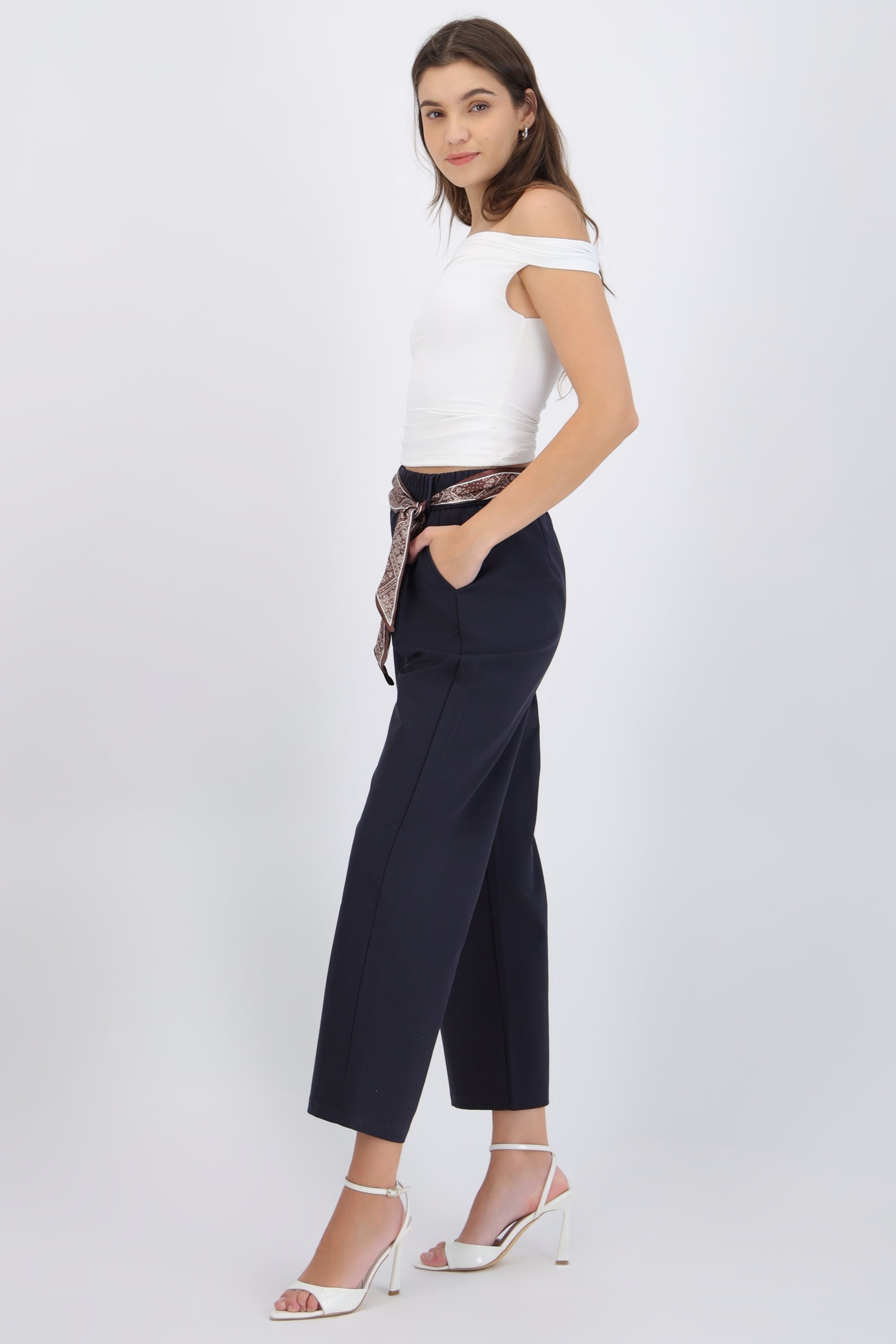 Pantalones con máscada