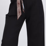 Pantalones con máscada