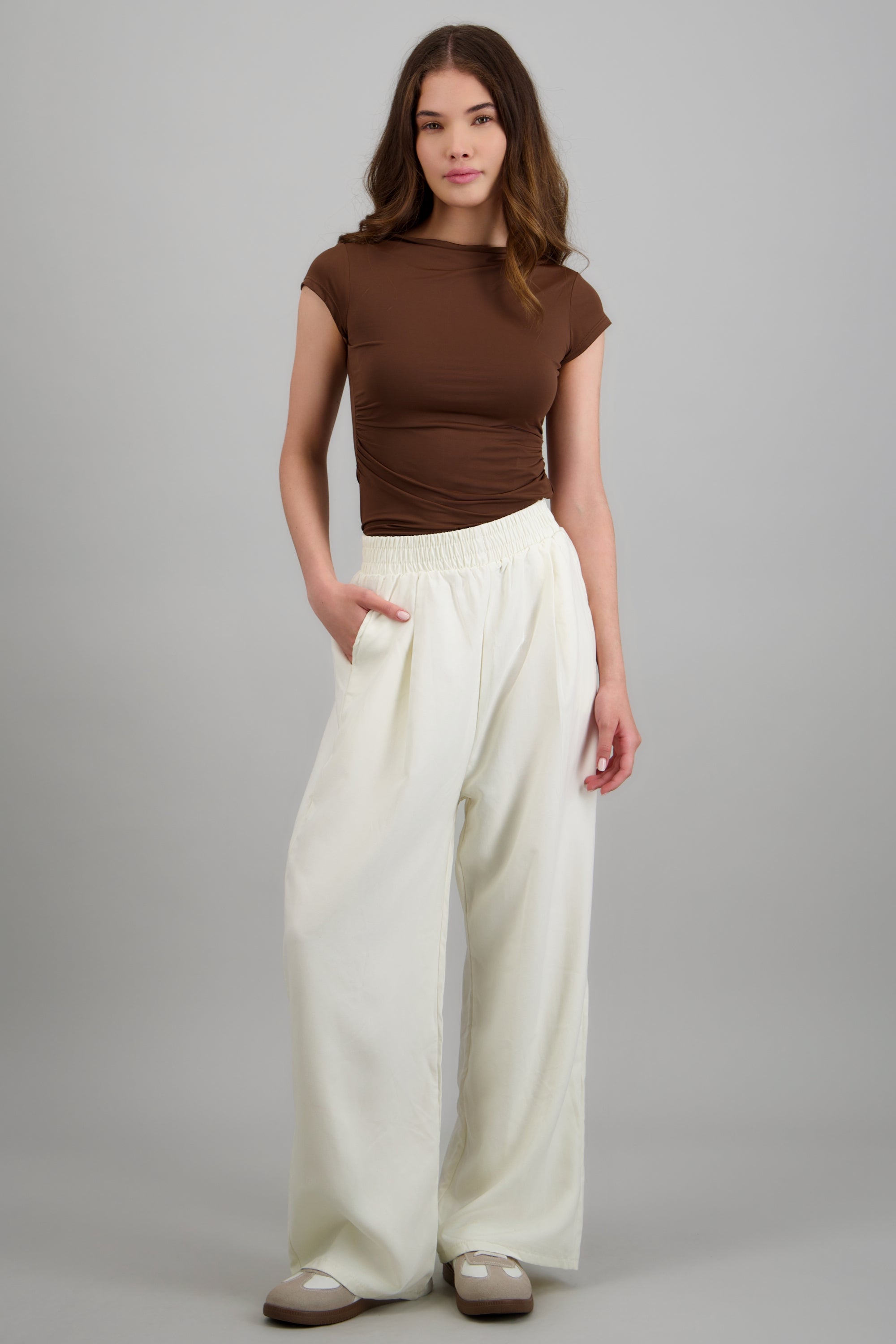 Pantalones tela textura HUESO