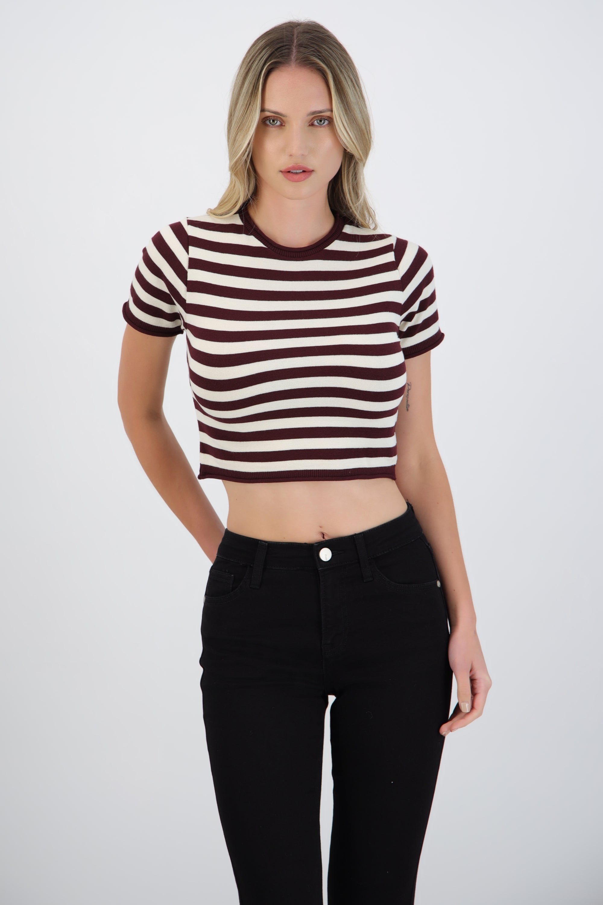 Top crop rayas detalle borde