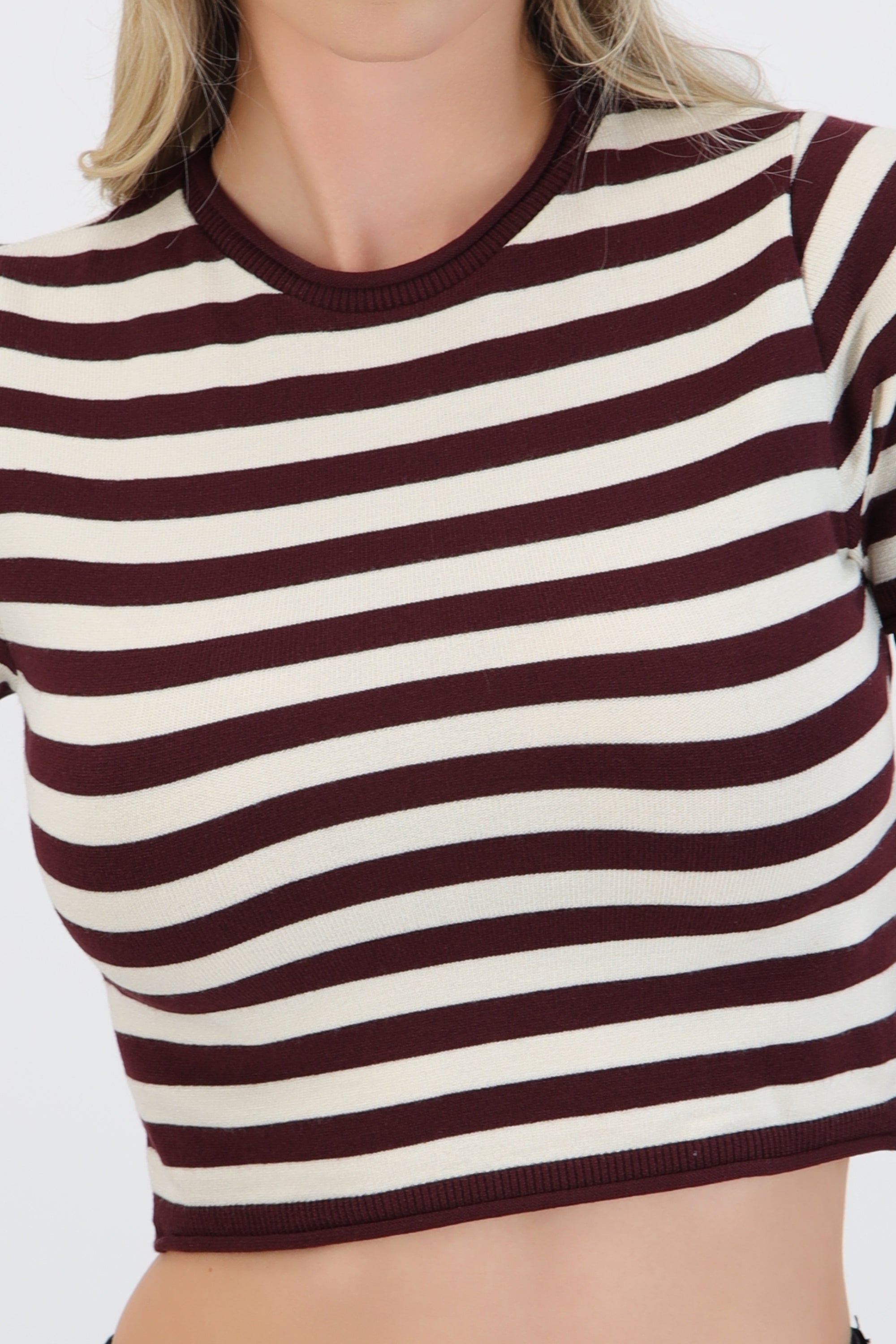 Top crop rayas detalle borde