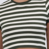 Top crop rayas detalle borde