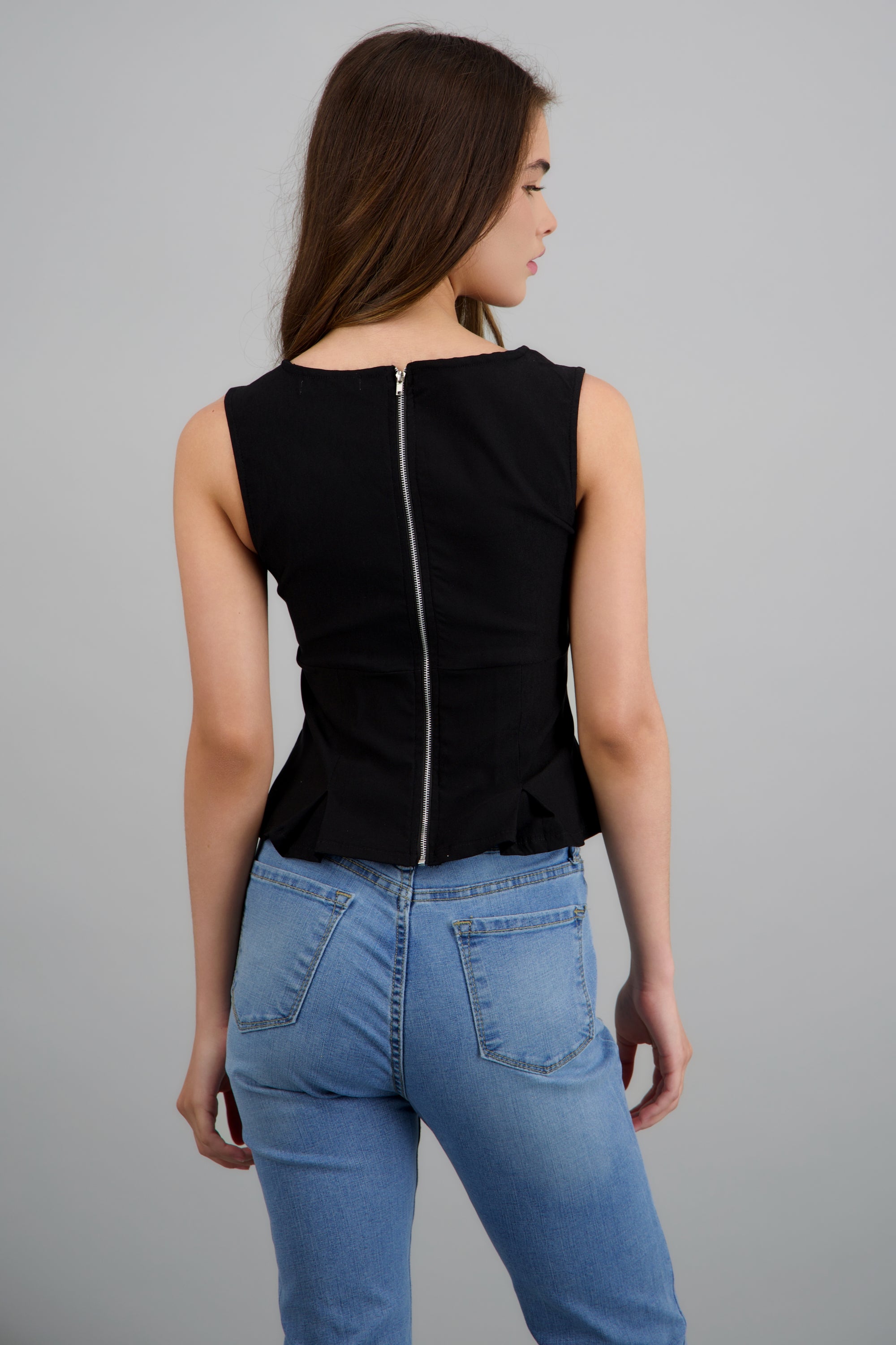 Top sin mangas peplum NEGRO