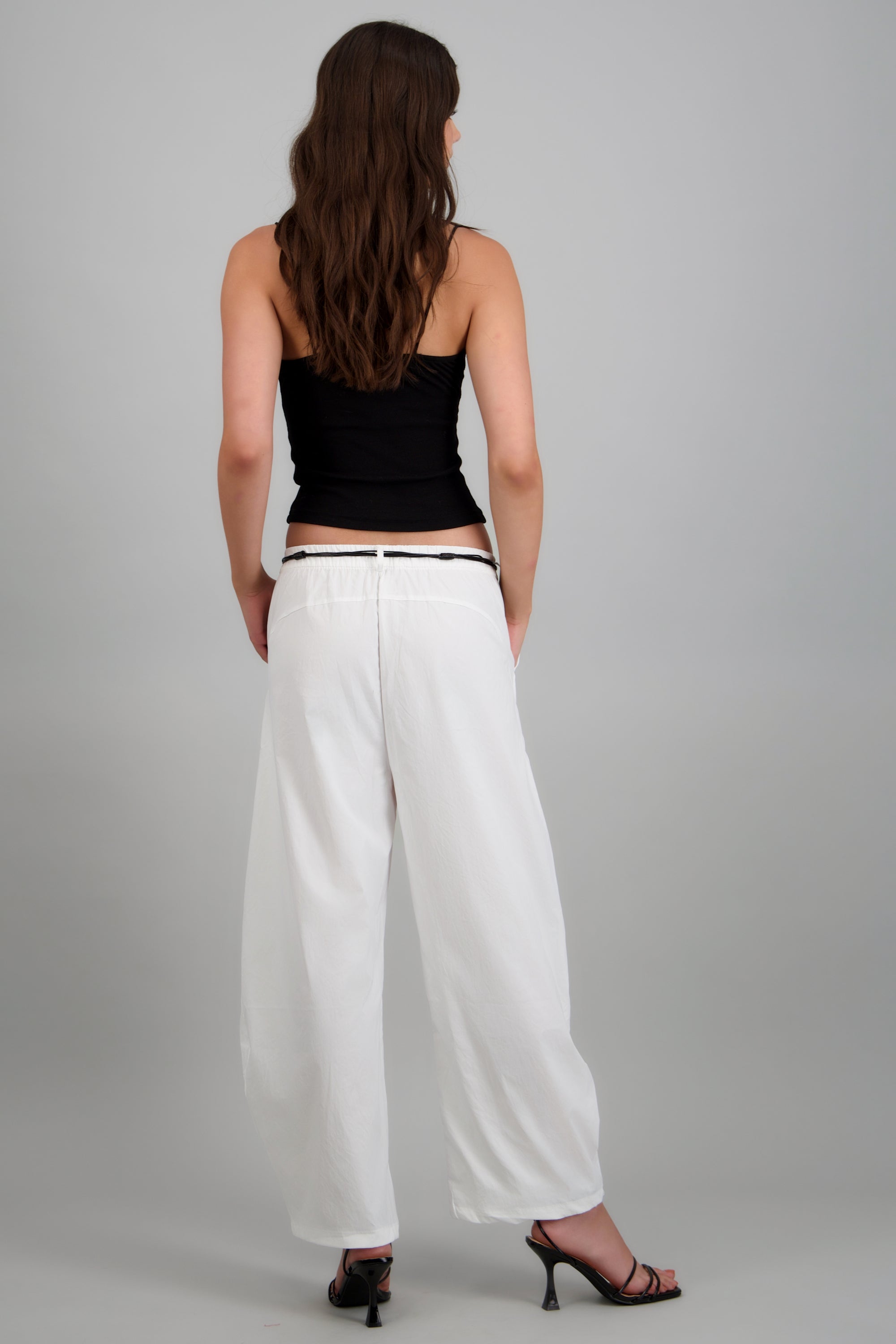 Pantalones barrel con cinto BLANCO