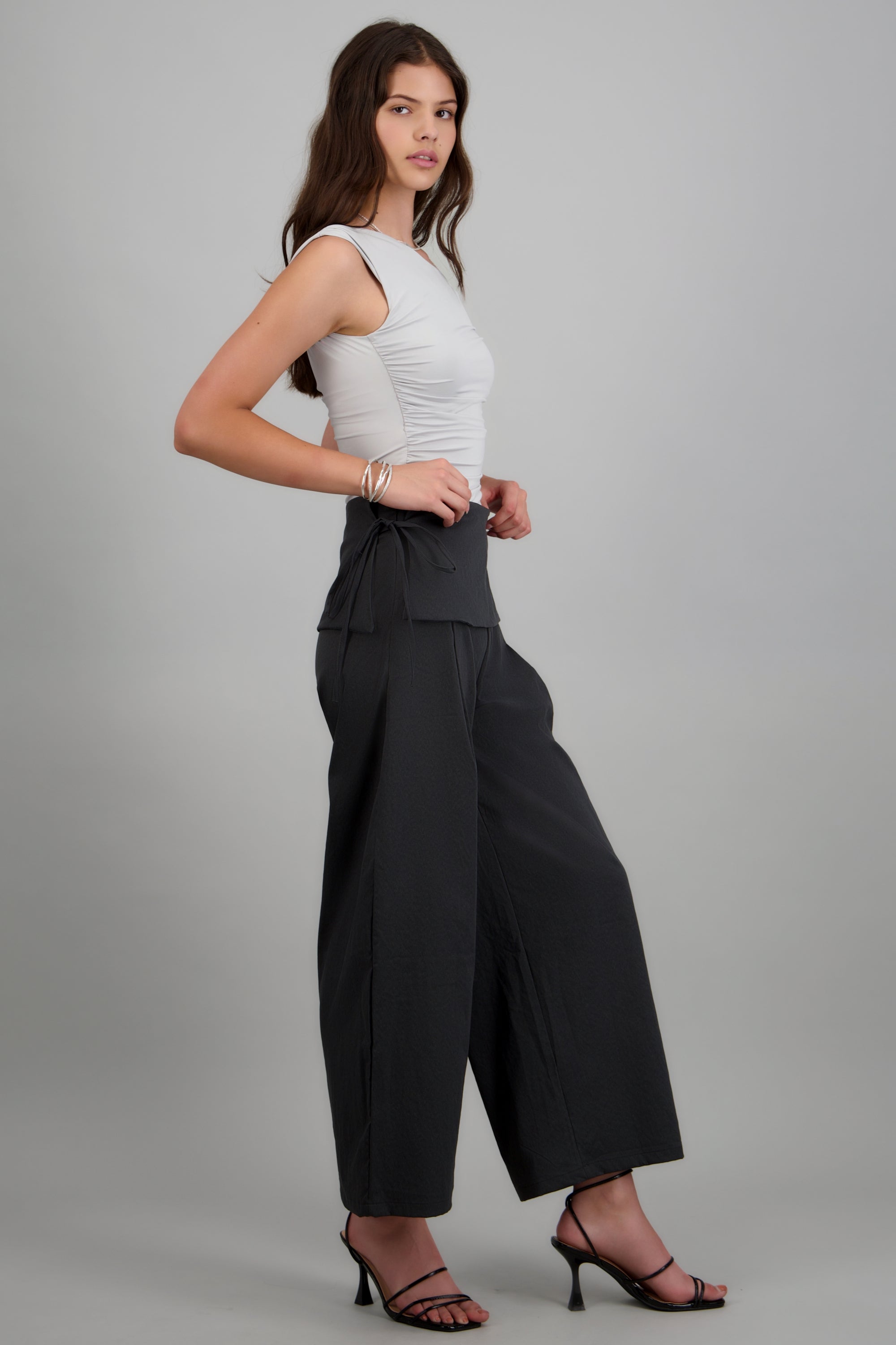 Pantalón con mini falda NEGRO