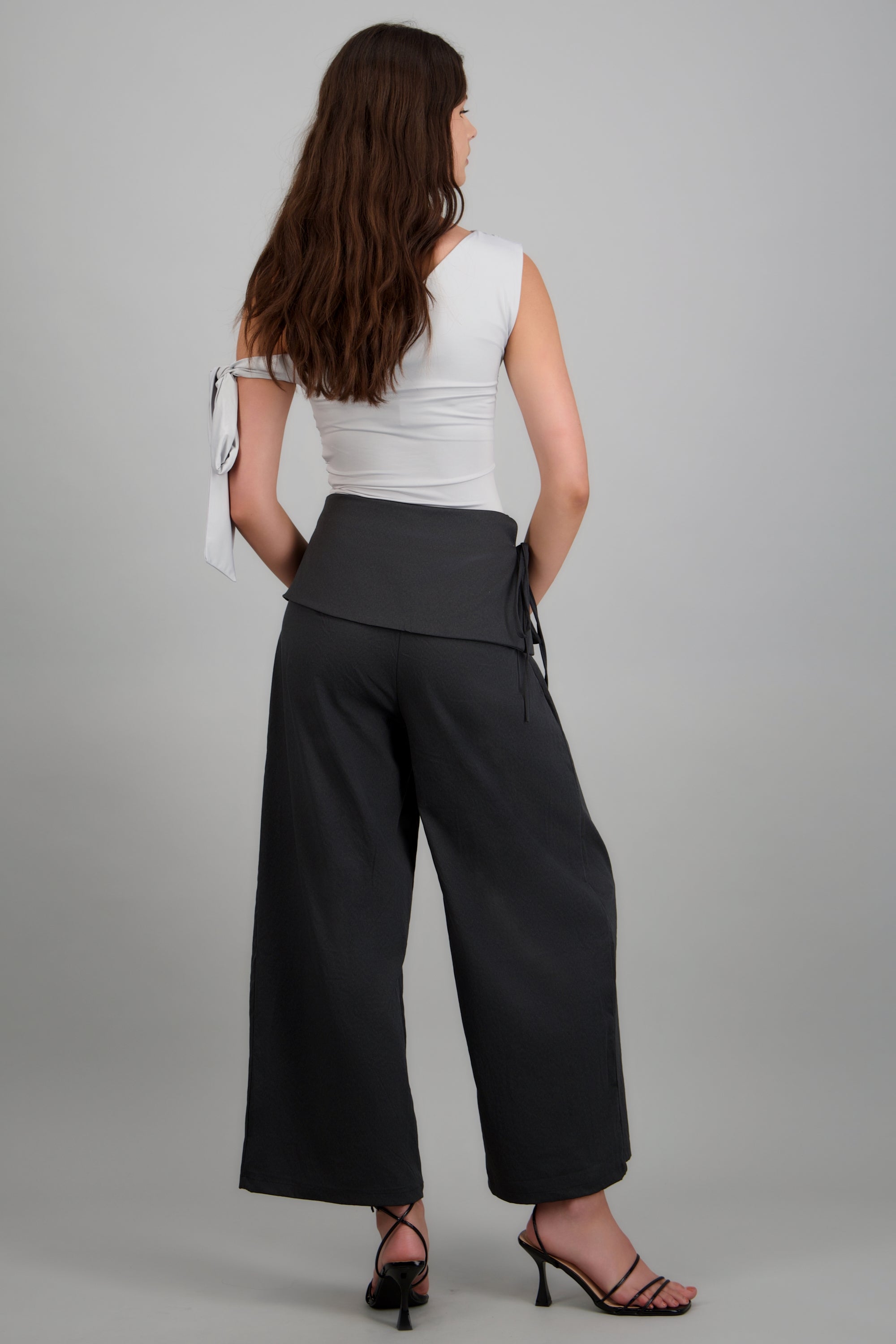 Pantalón con mini falda NEGRO