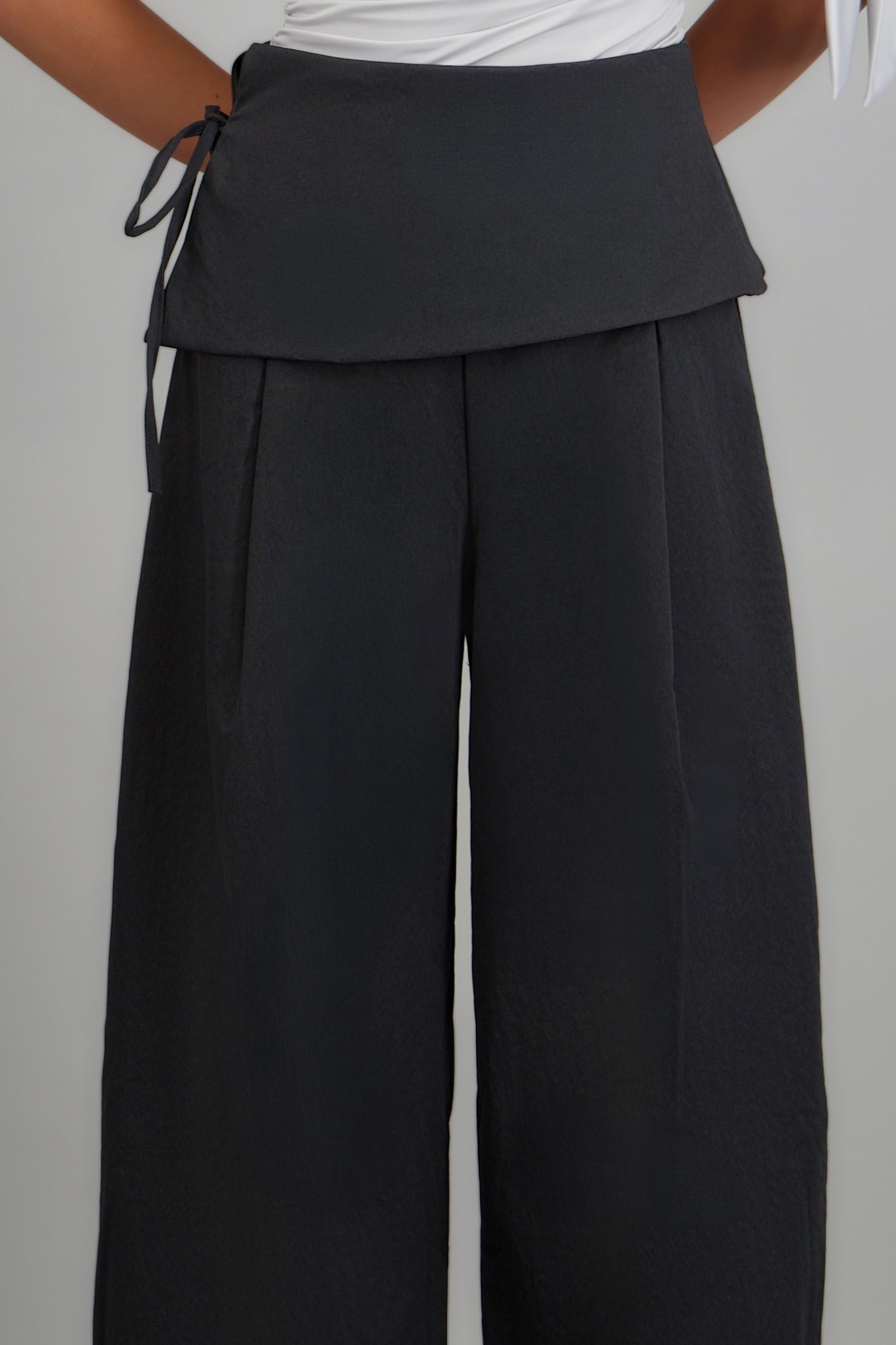 Pantalón con mini falda NEGRO