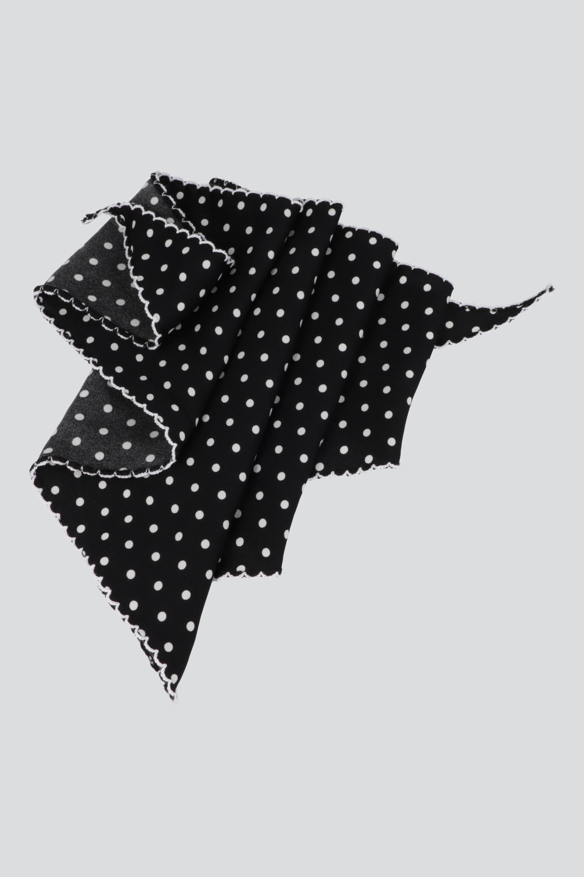 Pañuelo triángulo polkas NEGRO