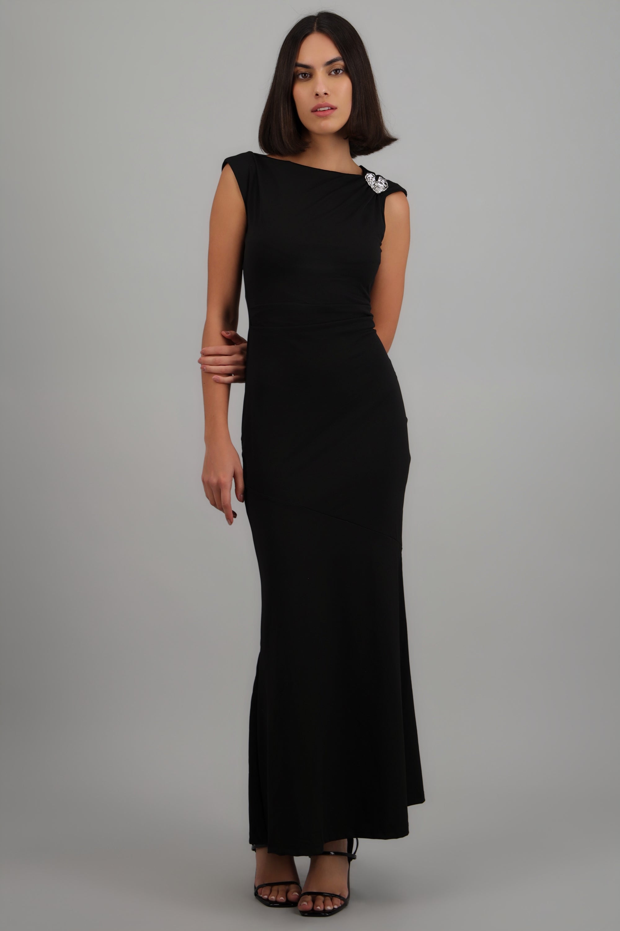 Vestido maxi drapeado detalle metálico NEGRO